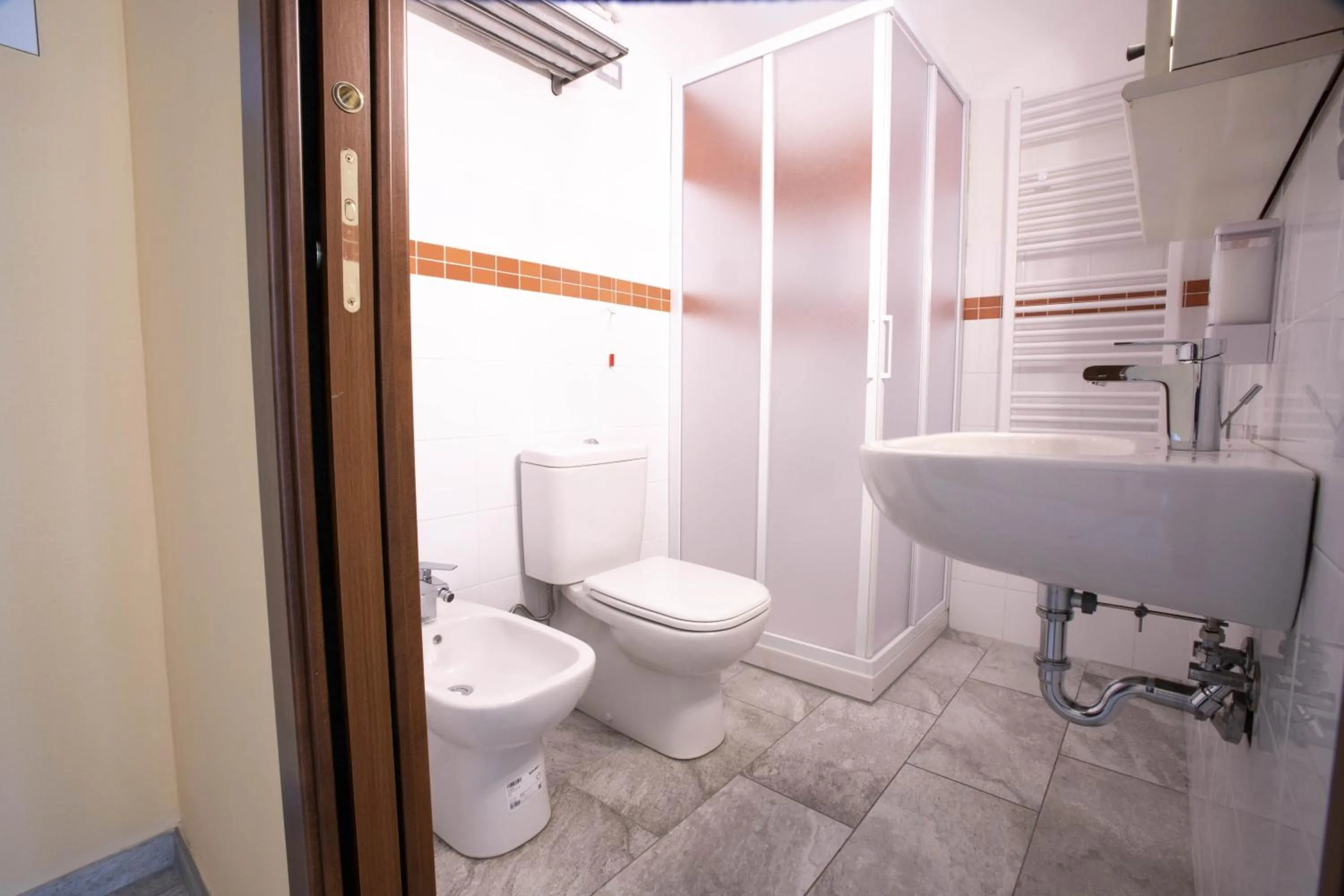 Shower in Etna Sea House