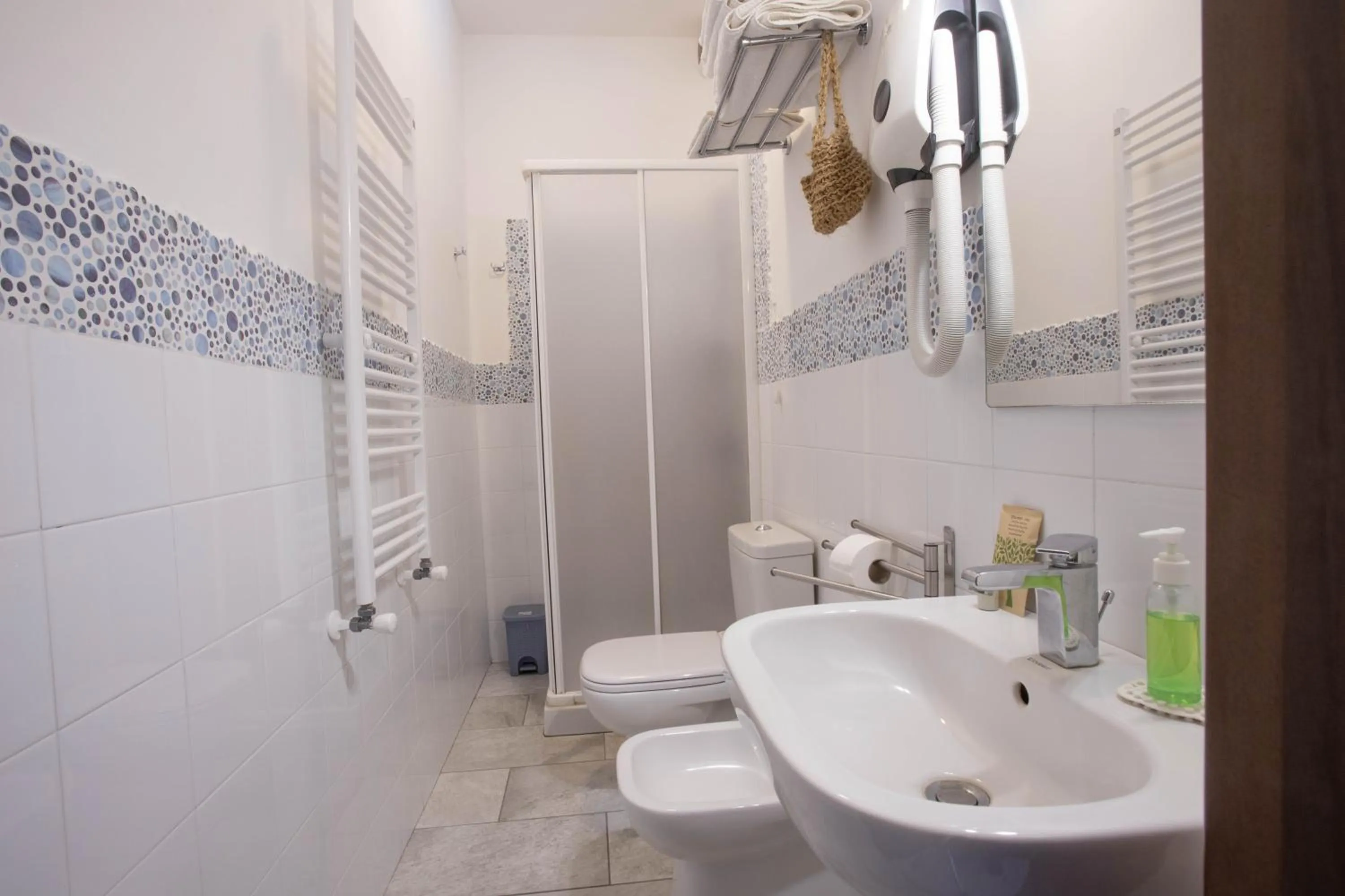 Shower in Etna Sea House