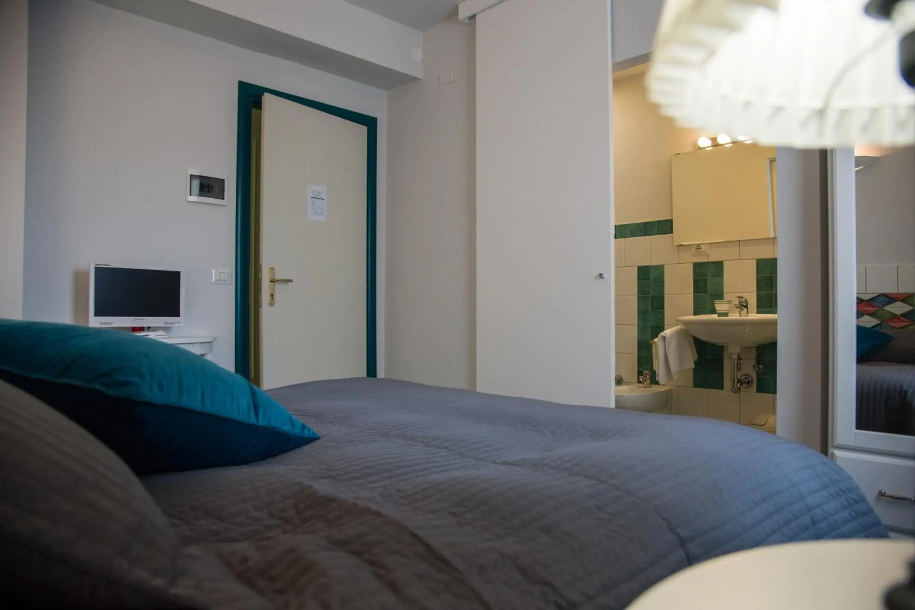 Double Room with Private Bathroom - single occupancy in Via Roma 205 Double Room with Private Bathroom - single occupancy in Via Roma 205