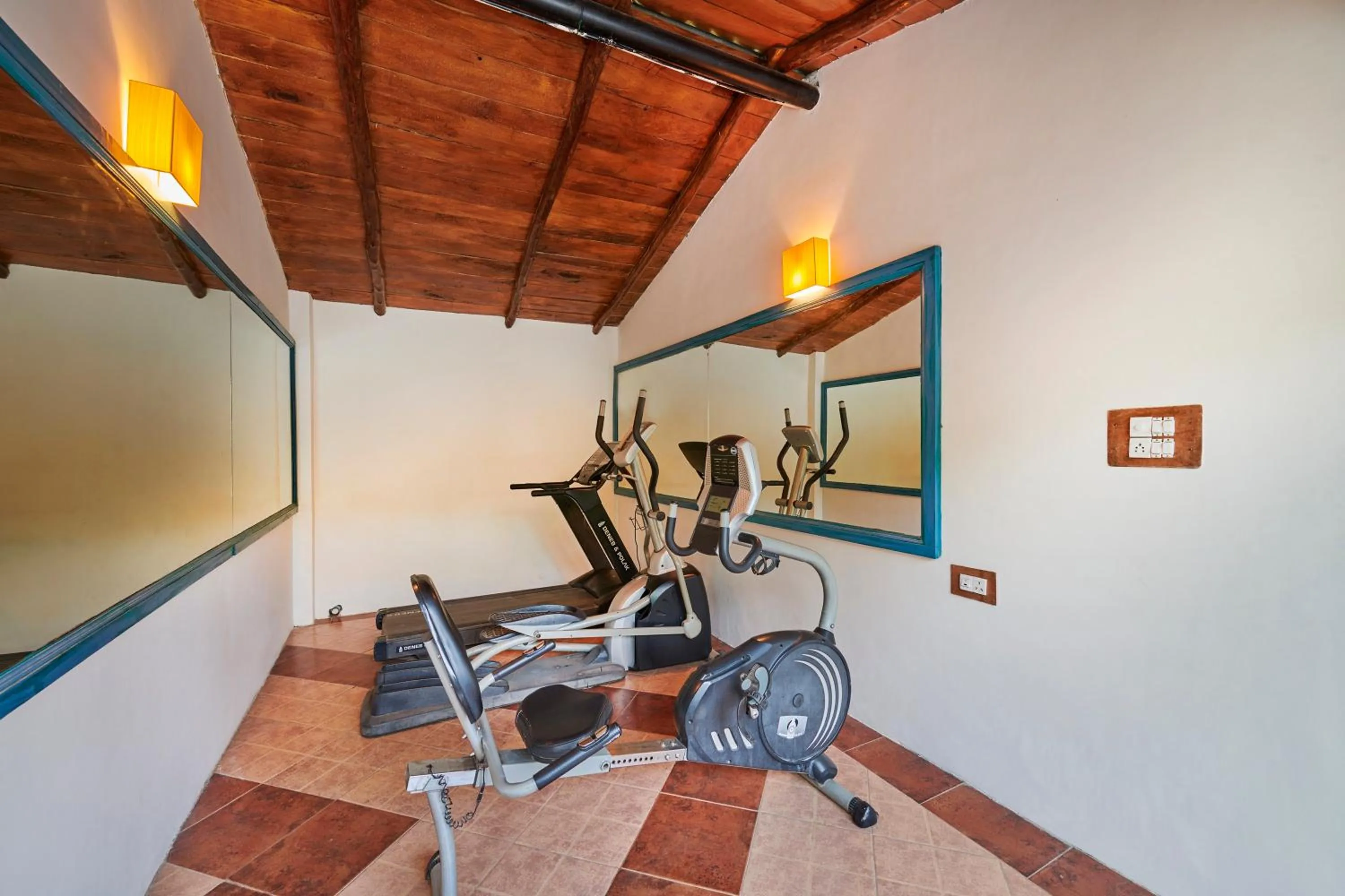 Fitness centre/facilities in Aacorn Hideaway Resort & Spa