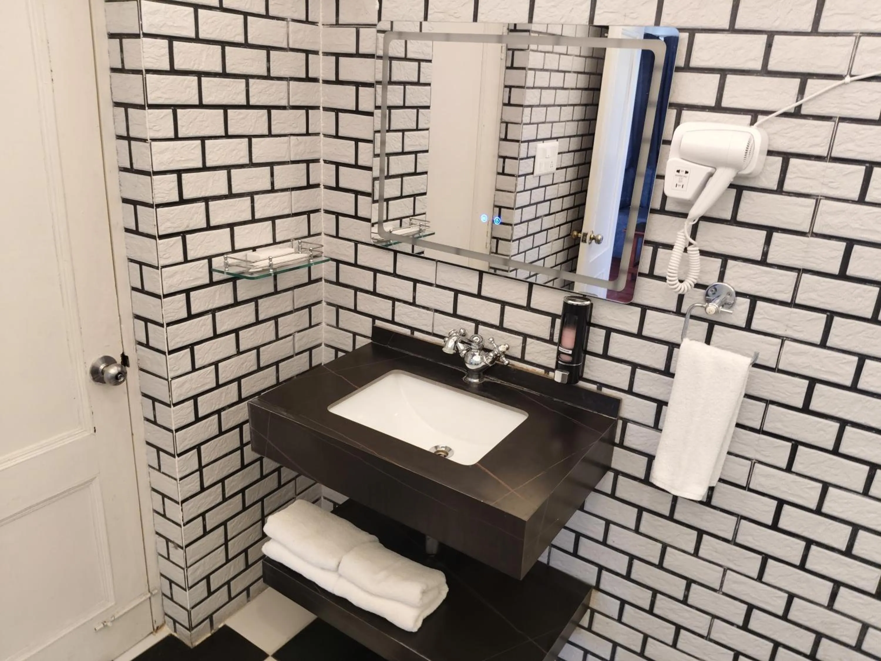 Bathroom in Aacorn Hideaway Resort & Spa