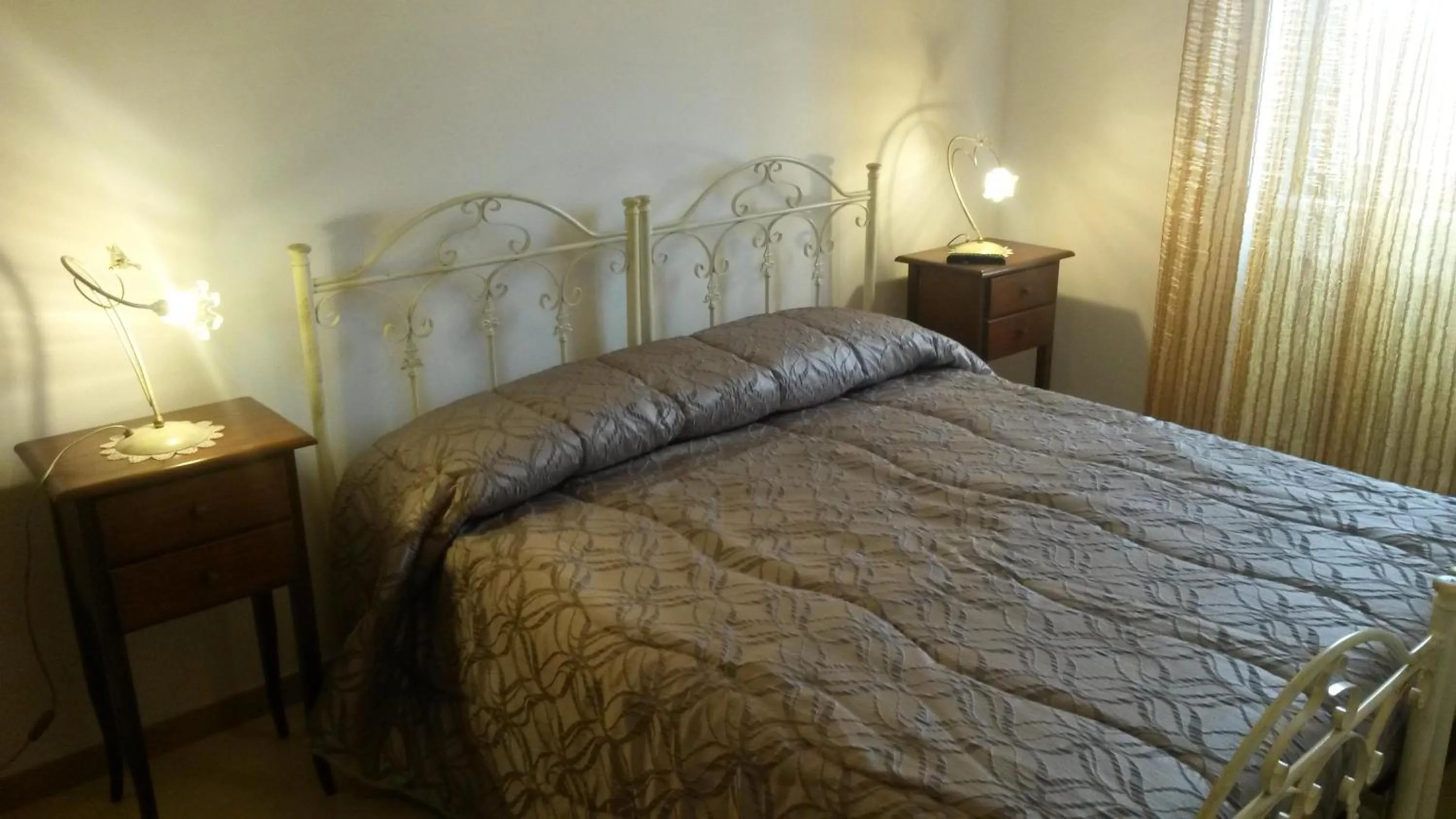 Family Room with Private Bathroom in B&B Le Due Cisterne di Vizzino Gianna