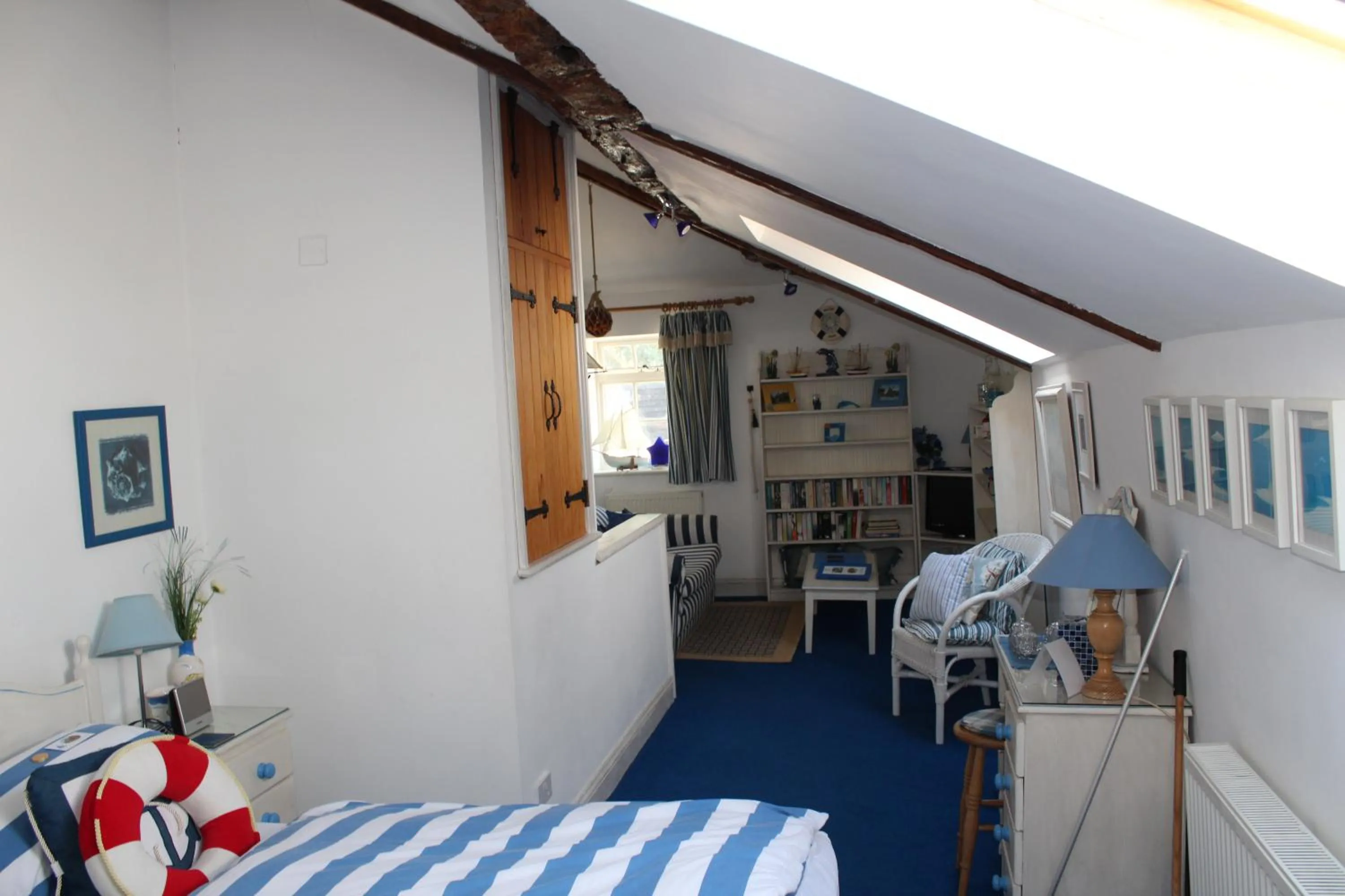 Photo of the whole room, Bed in Clayton Wickham Farmhouse