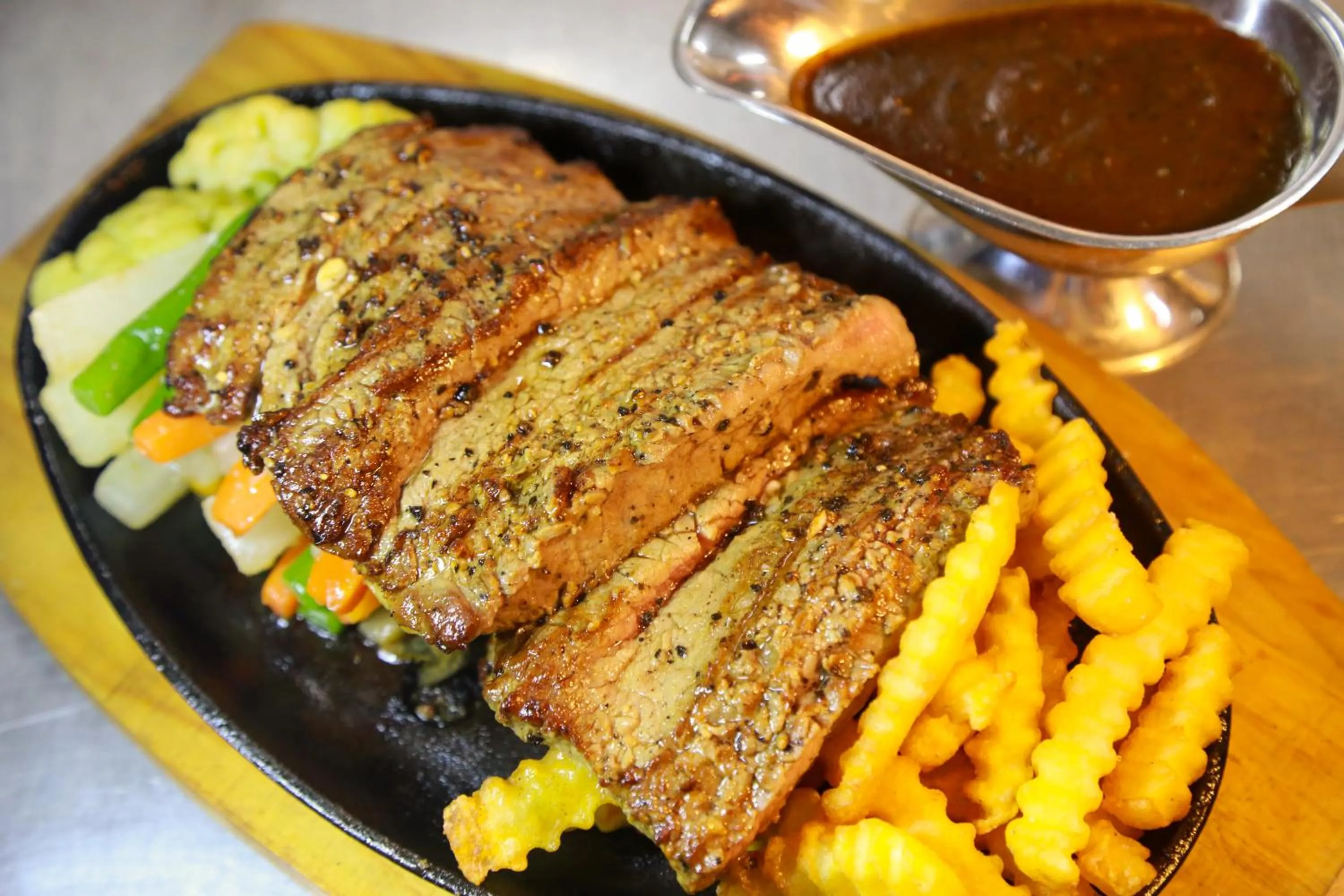 Restaurant/places to eat in Seahouse Bali Indah Beach Inn