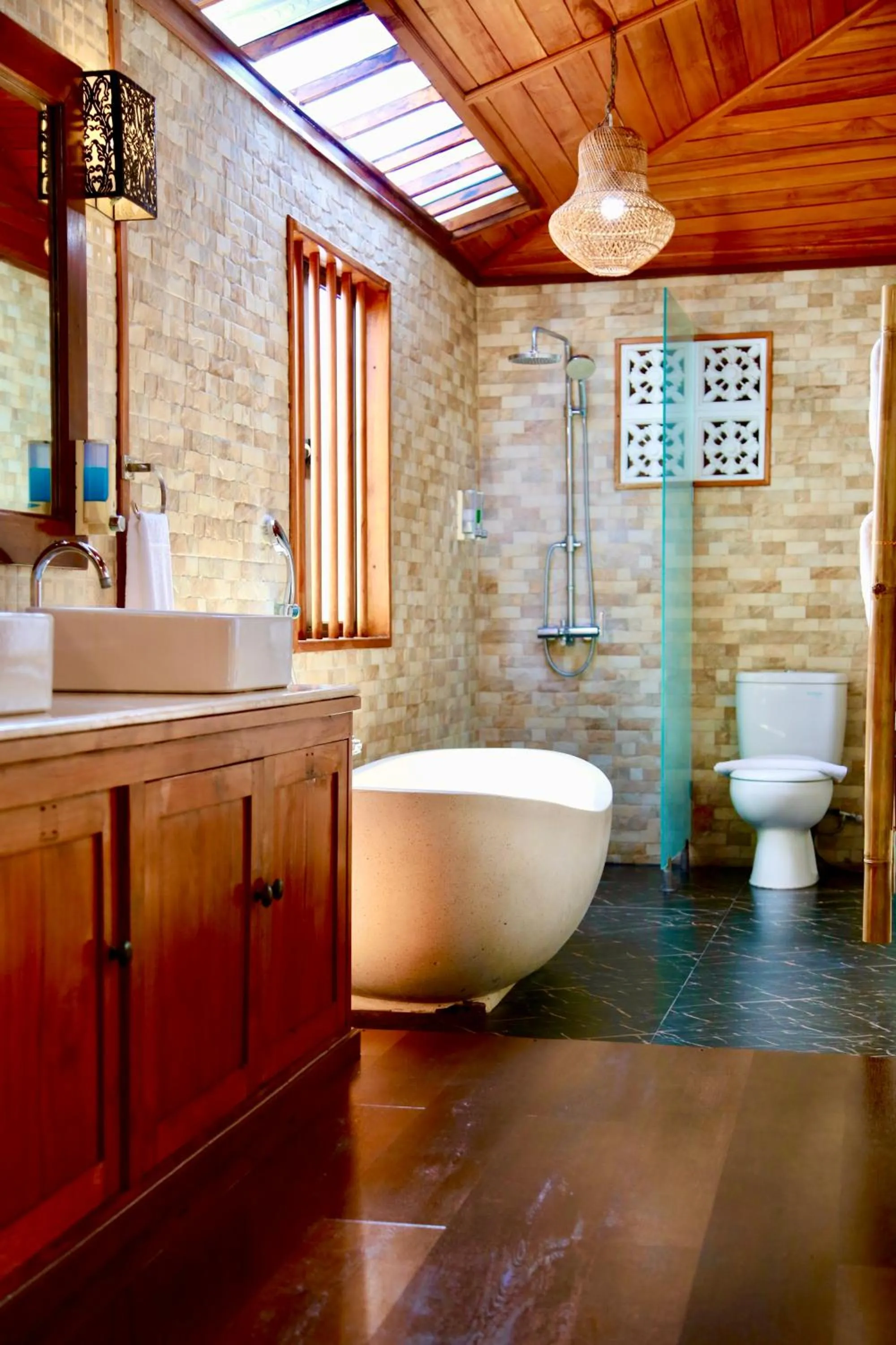 Property building in Seahouse Bali Indah Beach Inn