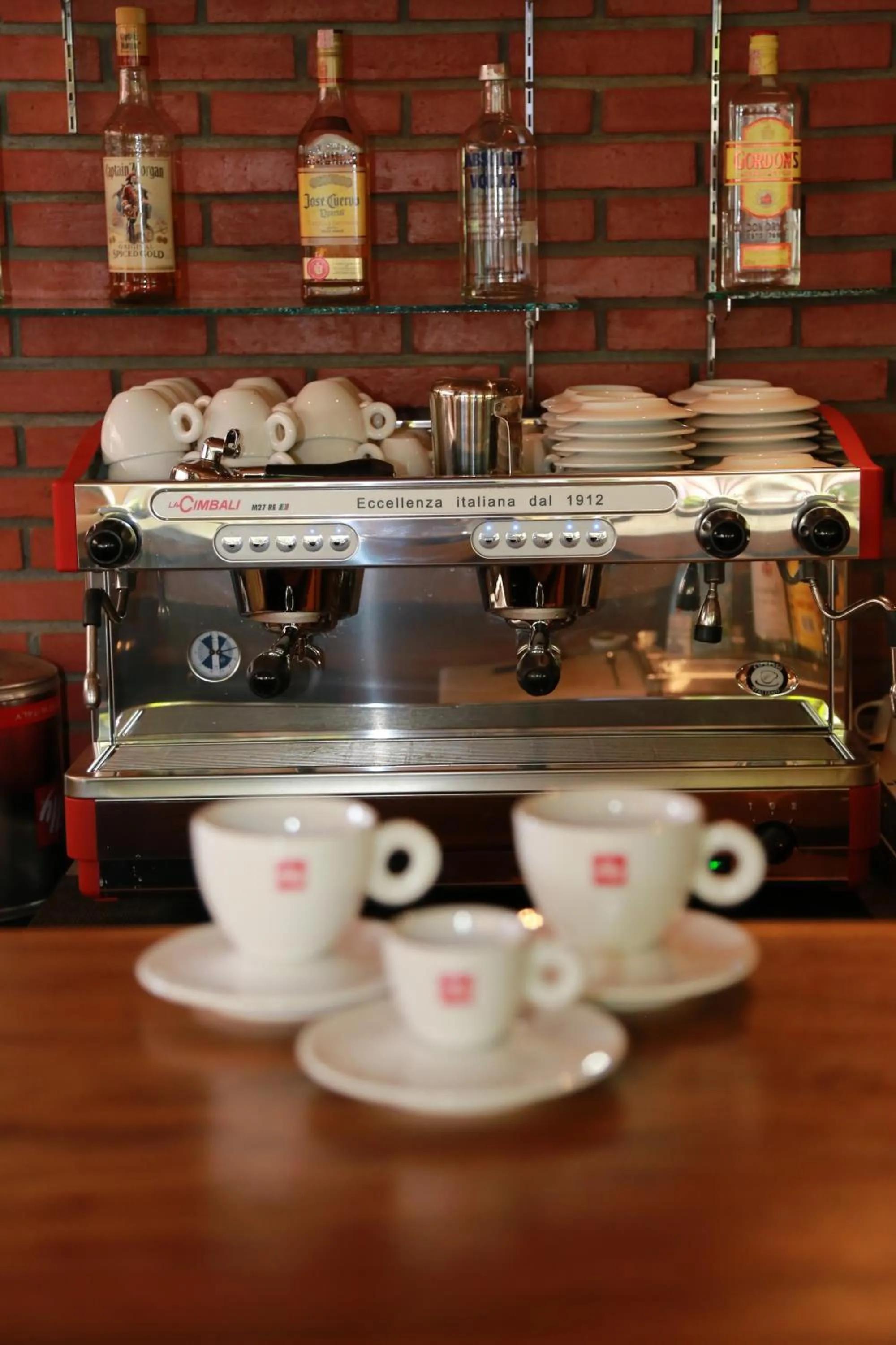 Restaurant/places to eat in Seahouse Bali Indah Beach Inn