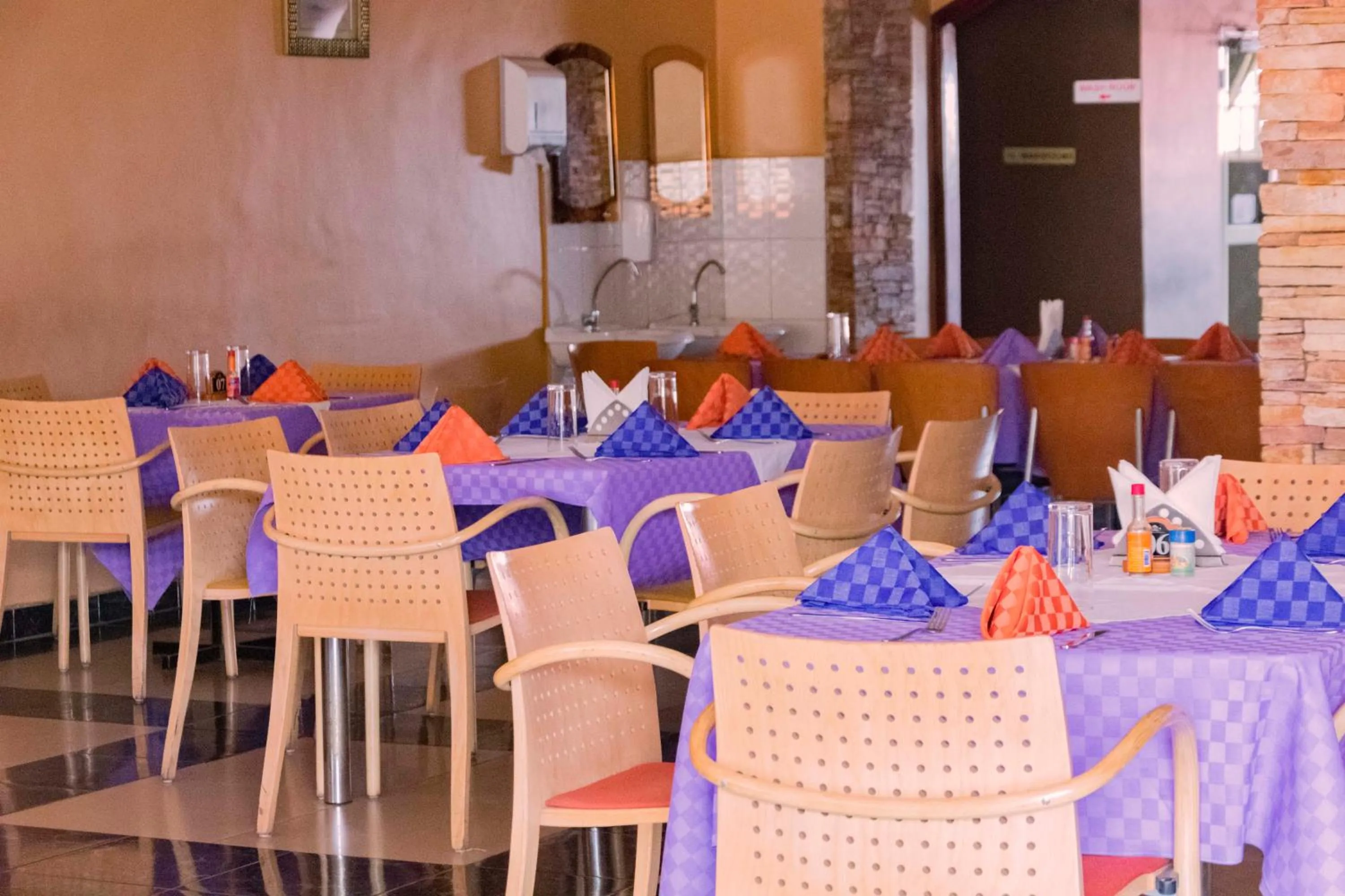 Restaurant/places to eat in G-One Hotel Kampala