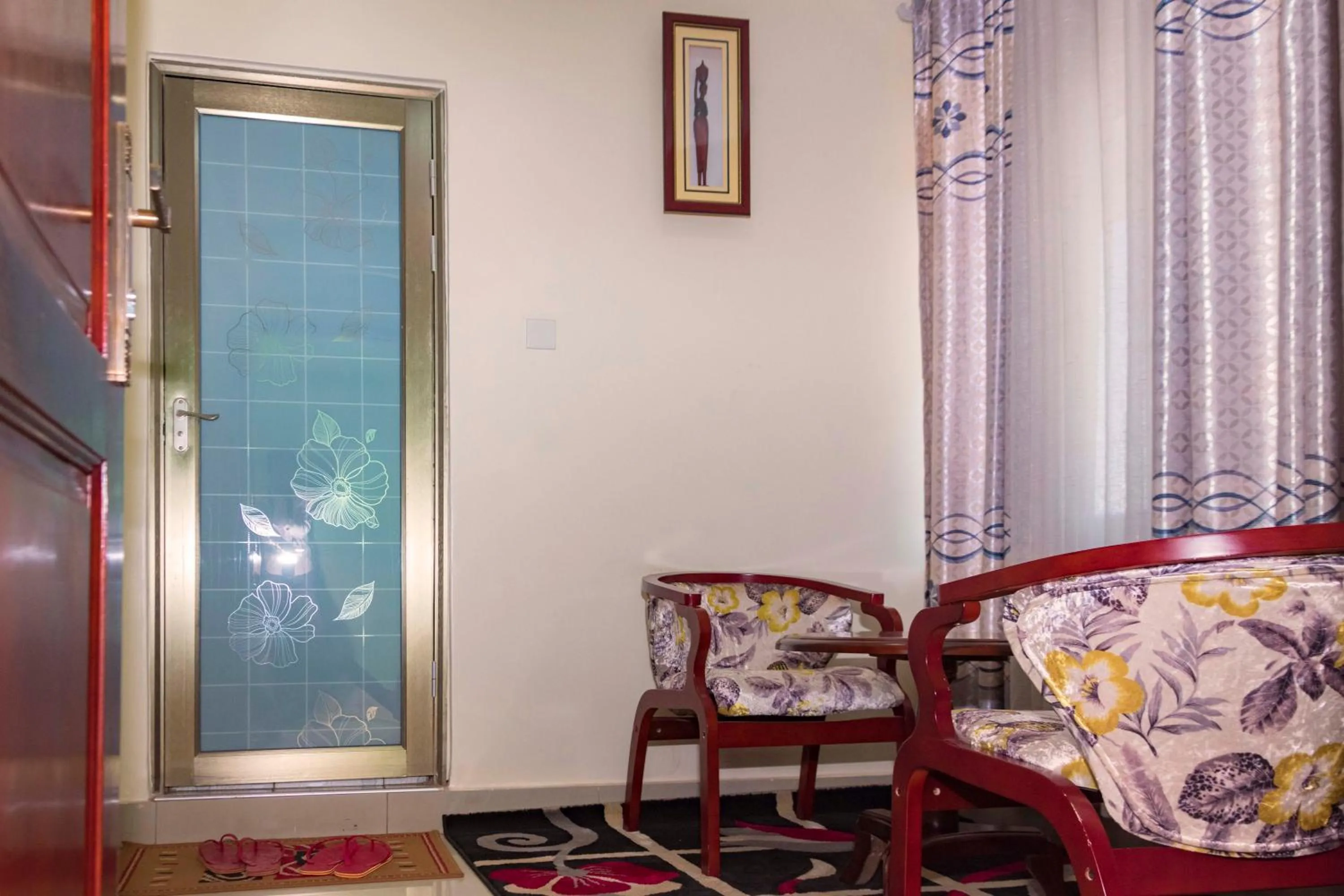 Living room in G-One Hotel Kampala