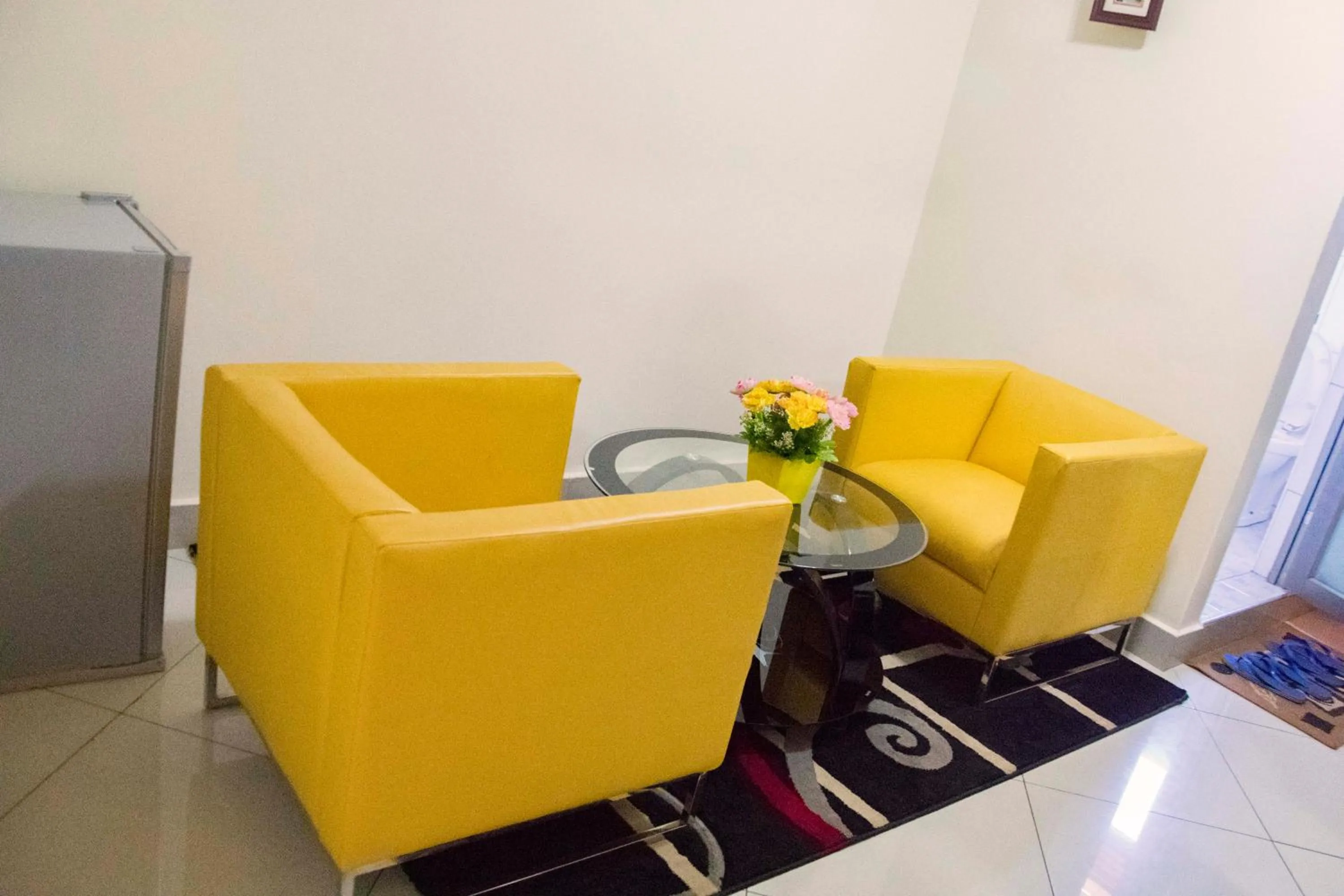 Living room in G-One Hotel Kampala