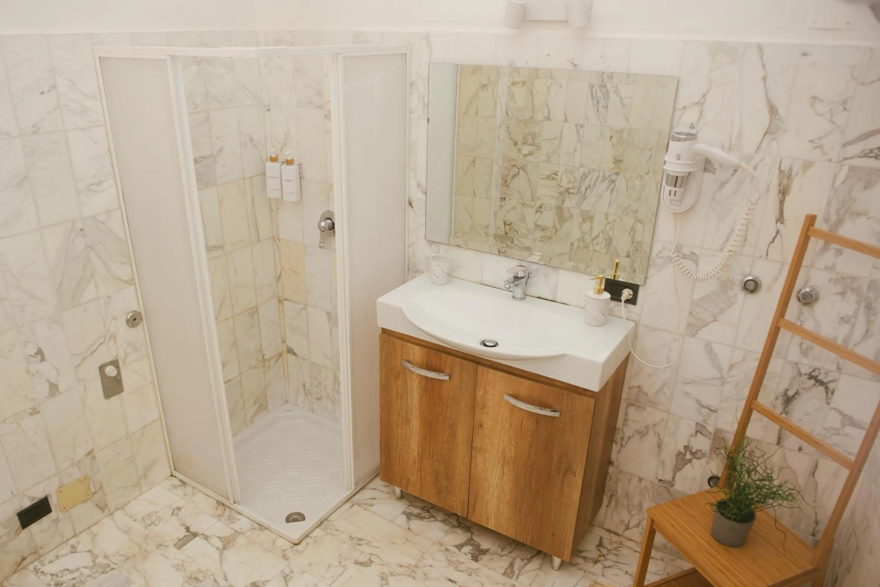 Shower in B&B Boteroom