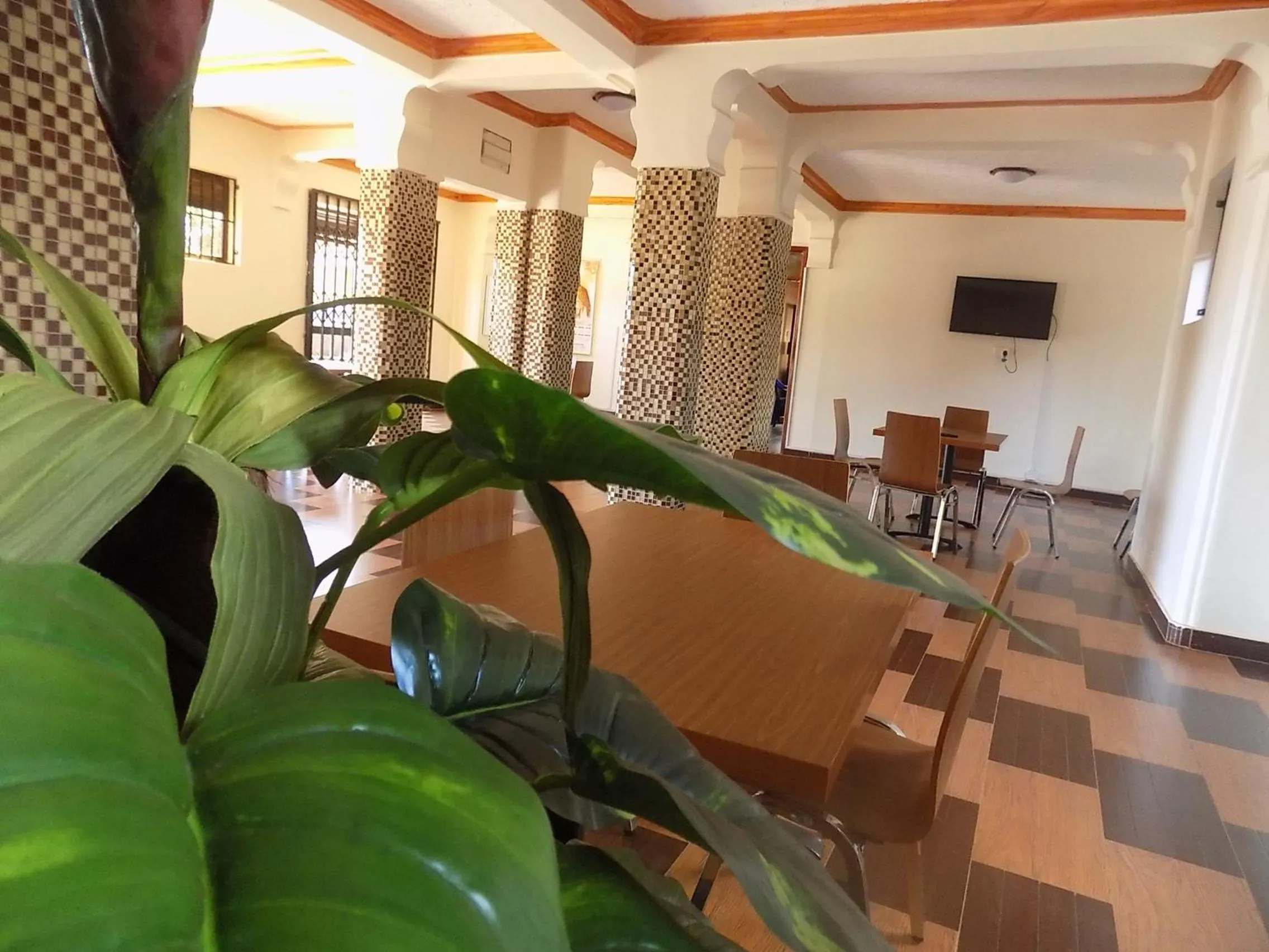 Restaurant/places to eat in Olina Hotel and Apartments Kampala