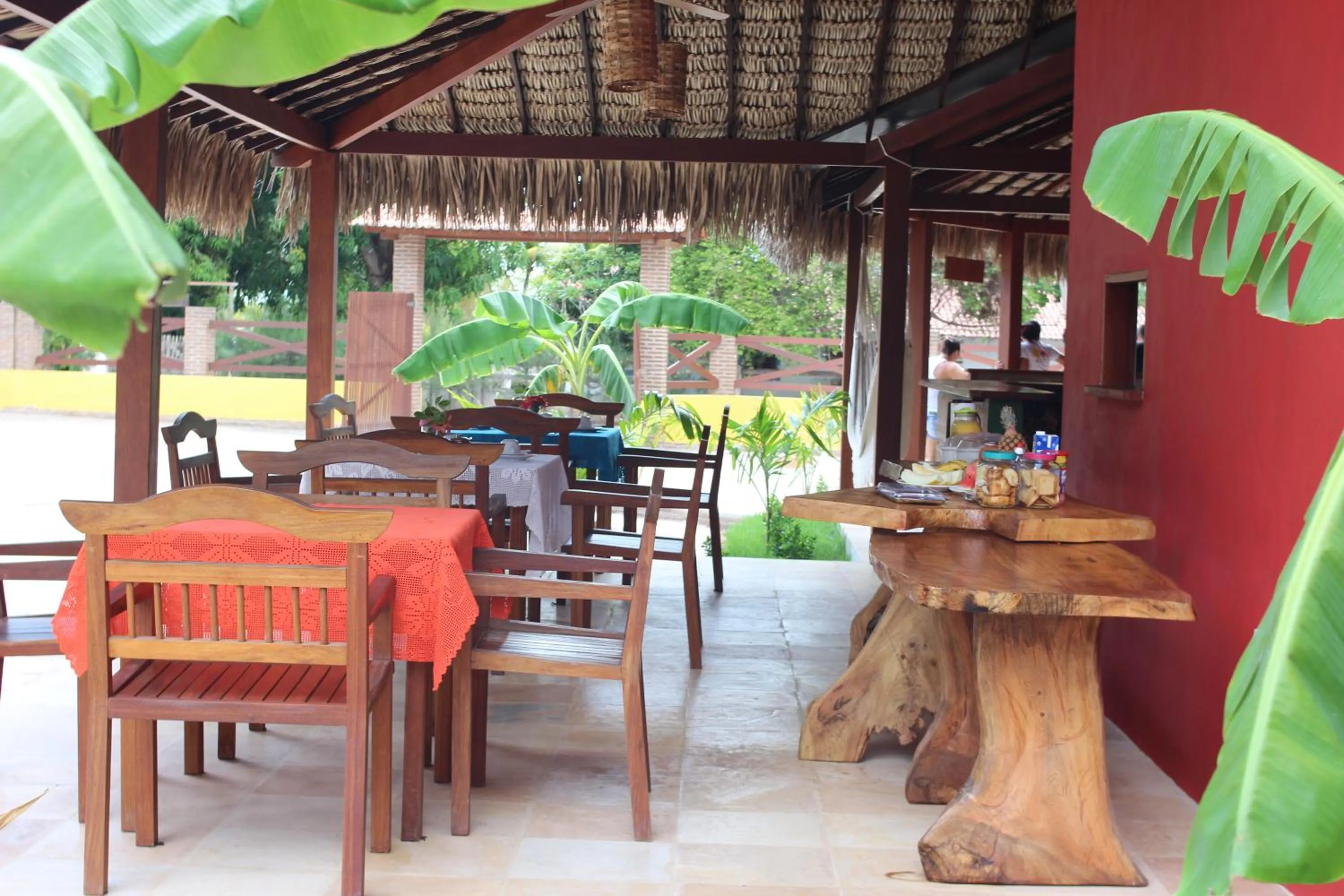 Food and drinks in Pousada Paraíso dos Ipês