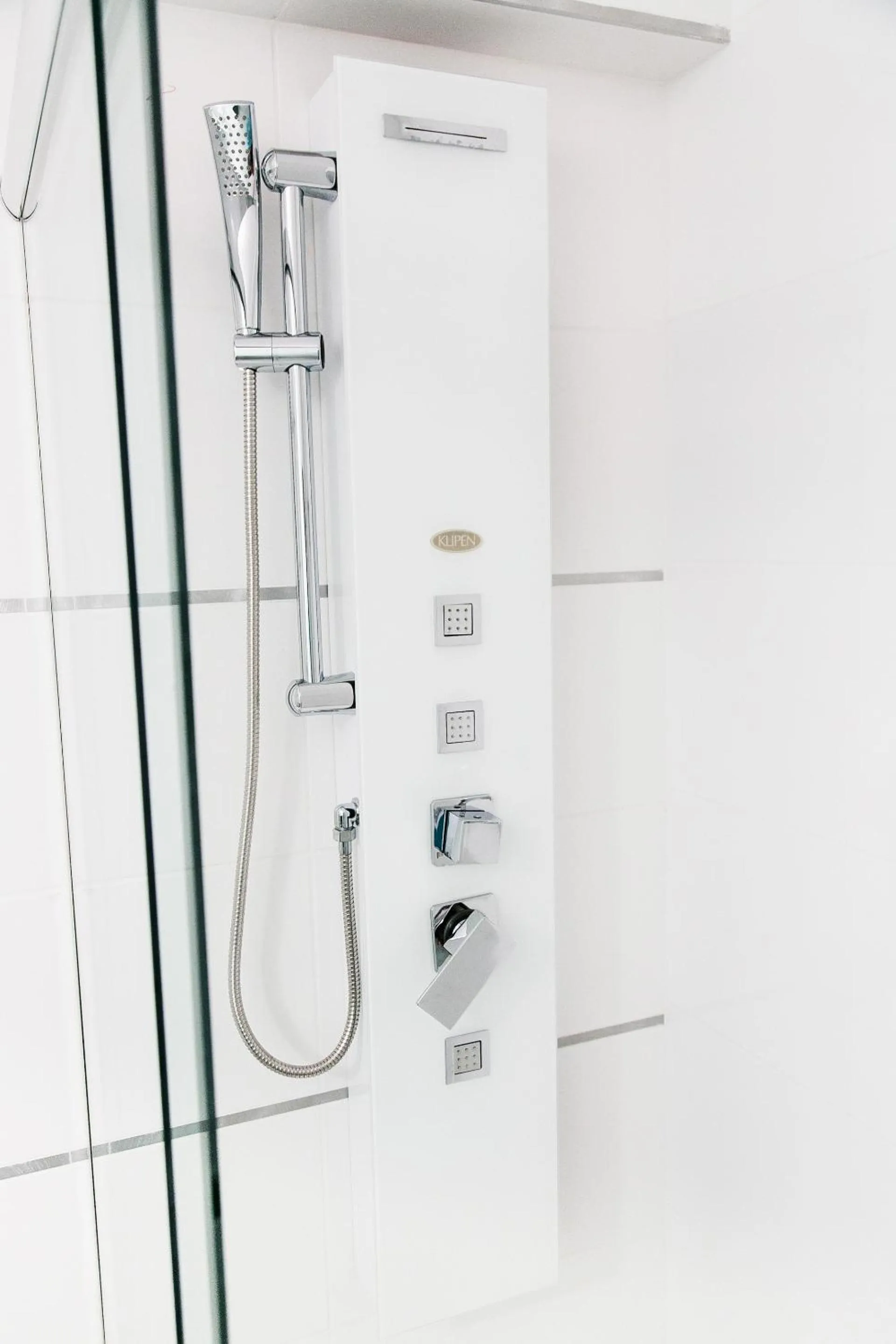 Shower in Apart Hotel Petit Palace Suites