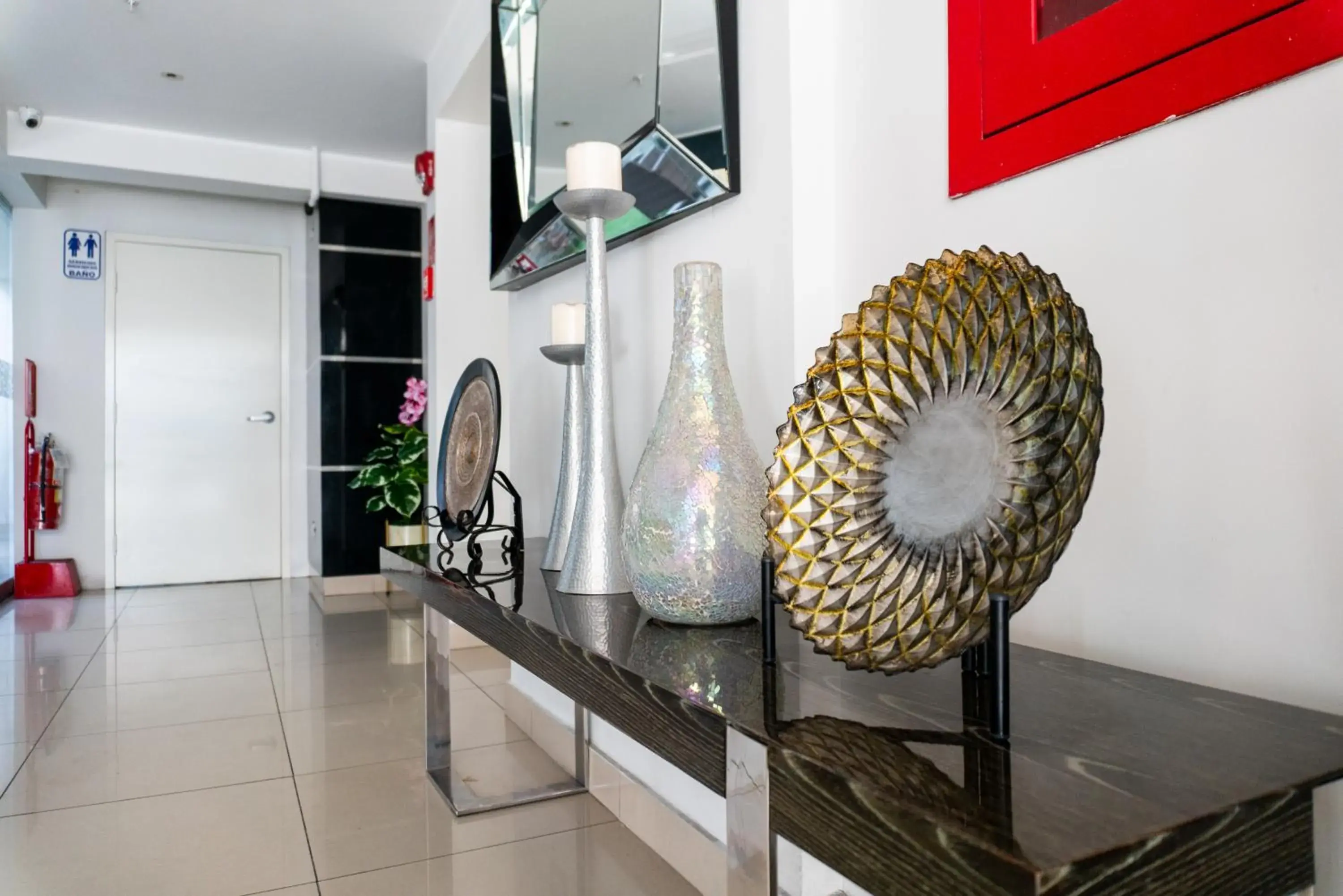 Lobby or reception in Apart Hotel Petit Palace Suites Lobby or reception in Apart Hotel Petit Palace Suites