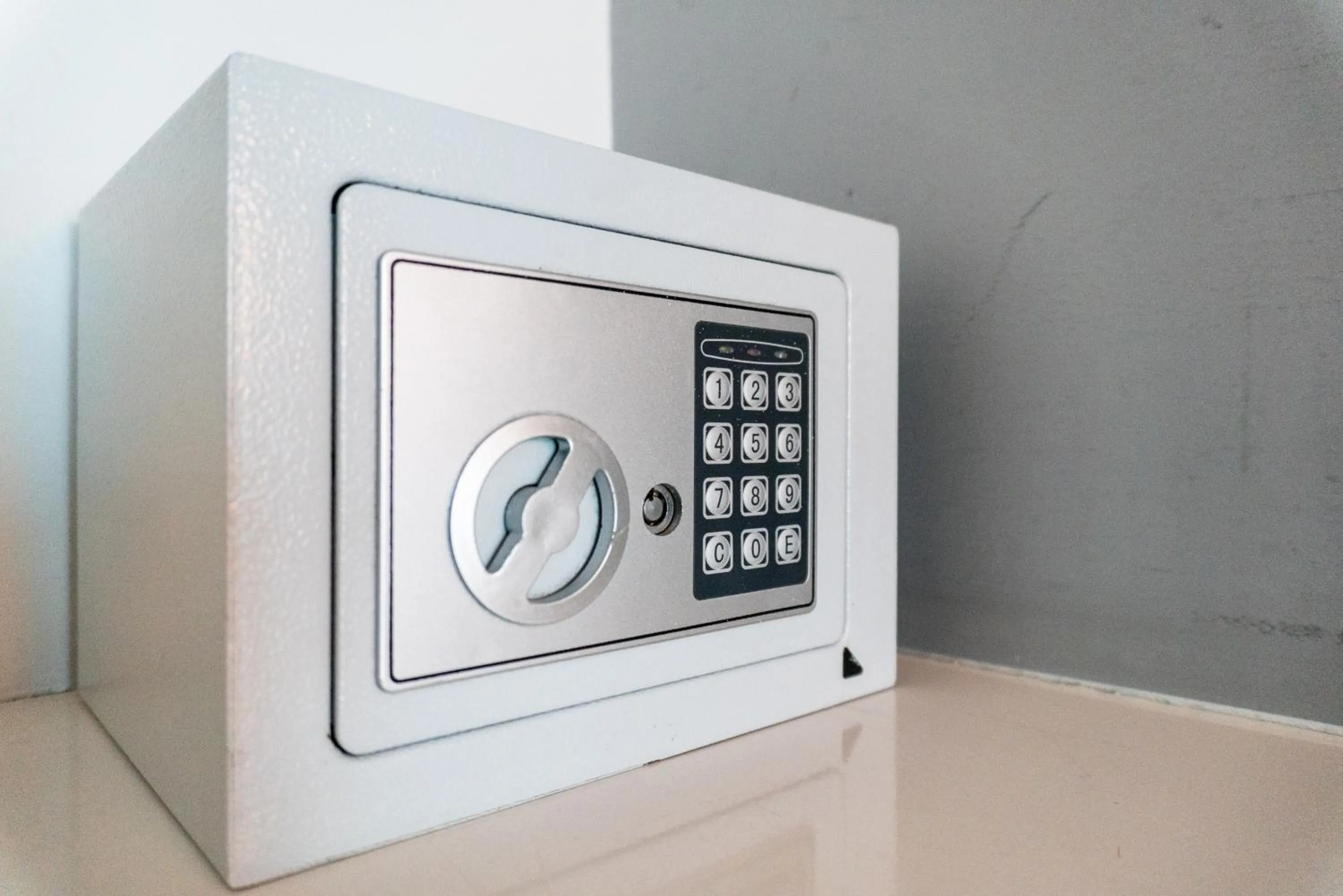 safe in Apart Hotel Petit Palace Suites