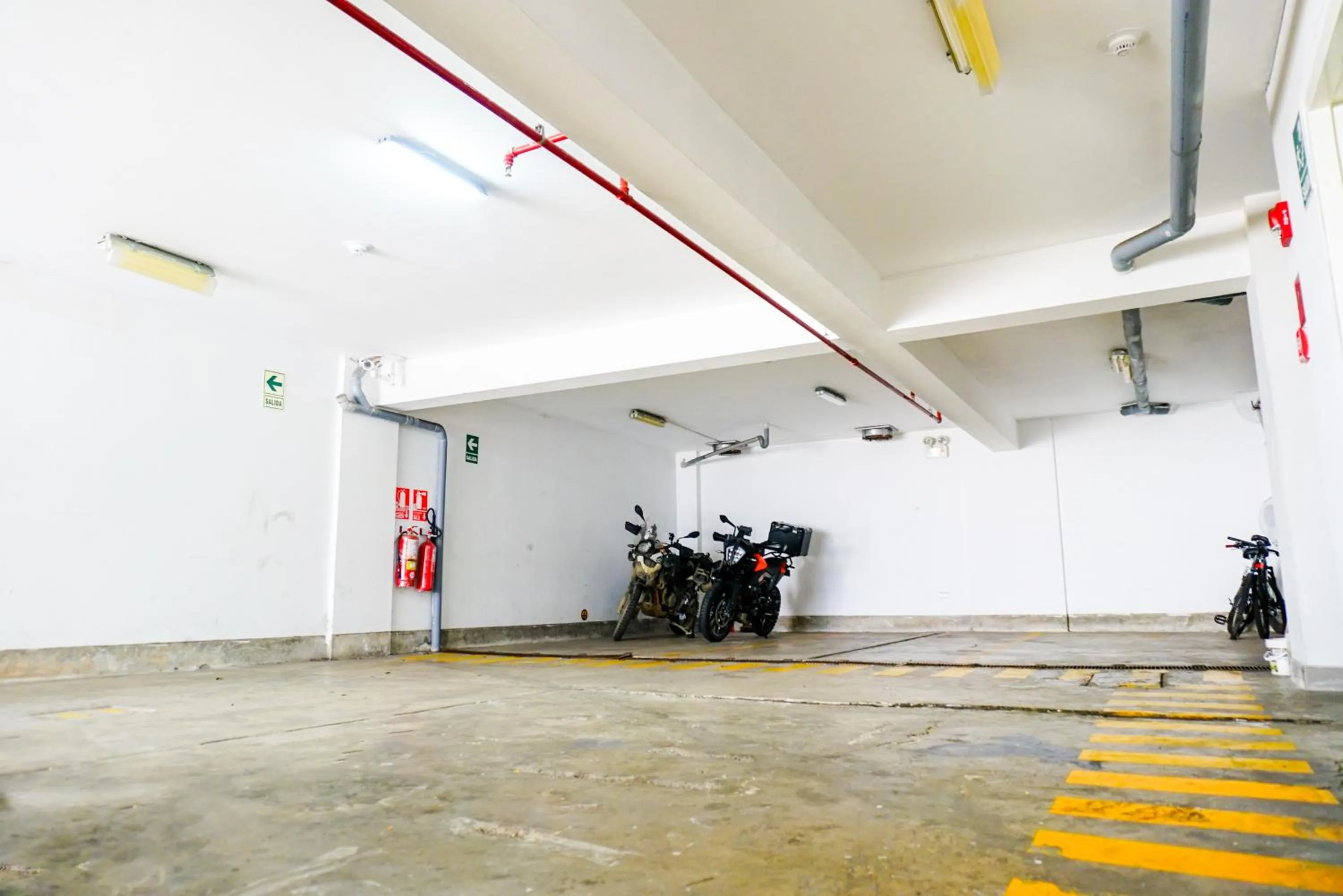 Parking in Apart Hotel Petit Palace Suites