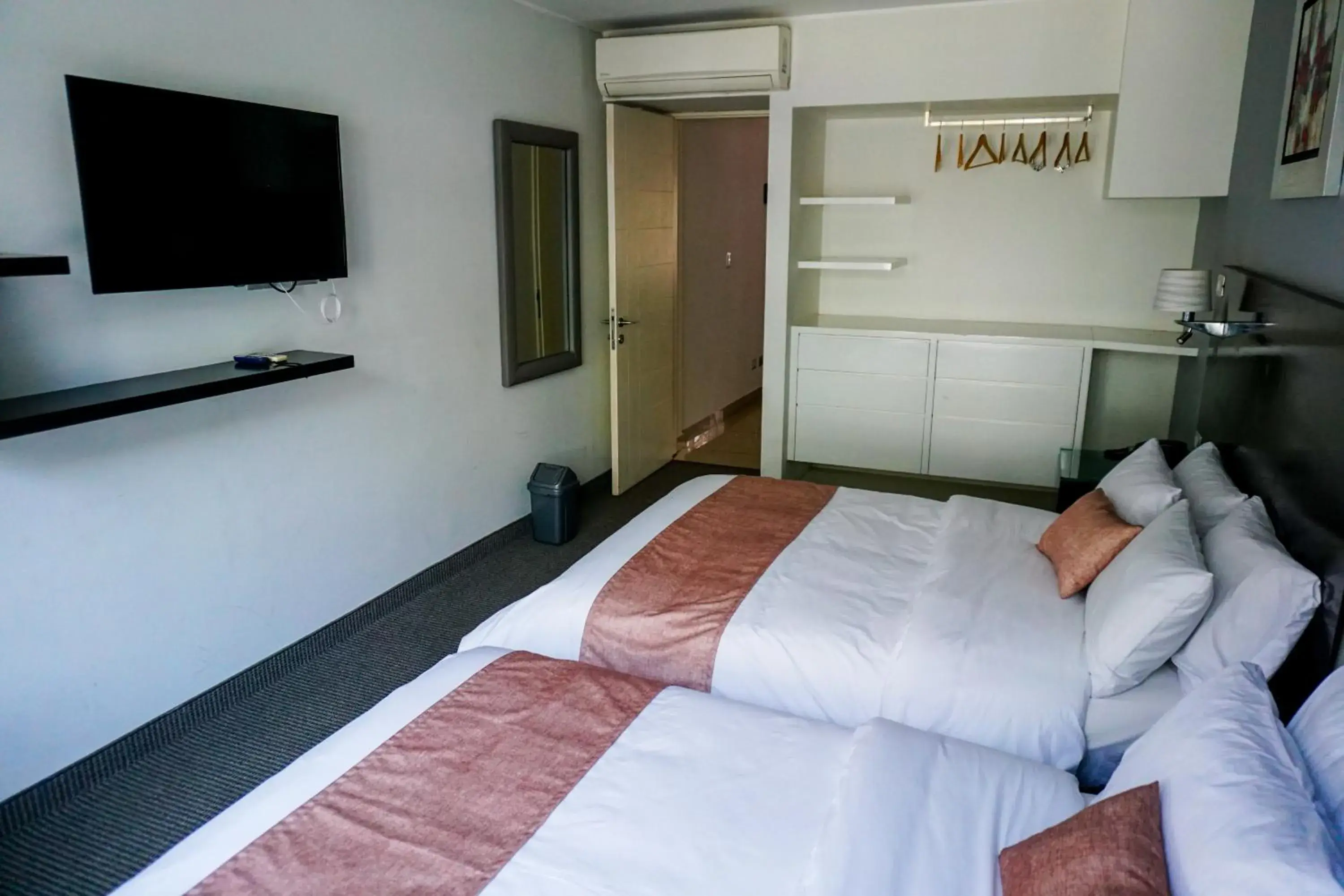 Standard Double Suite in Apart Hotel Petit Palace Suites Standard Double Suite in Apart Hotel Petit Palace Suites