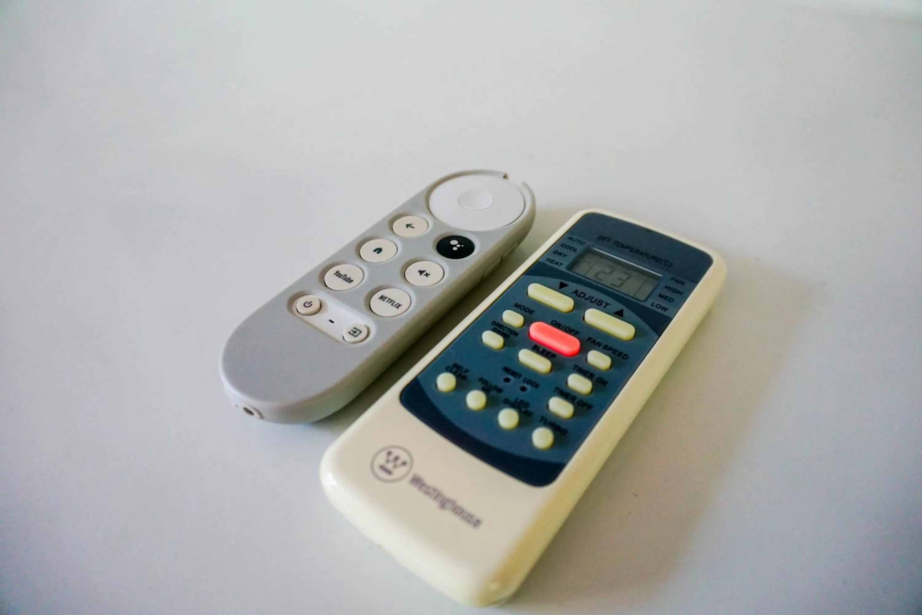 Communal lounge/ TV room in Apart Hotel Petit Palace Suites