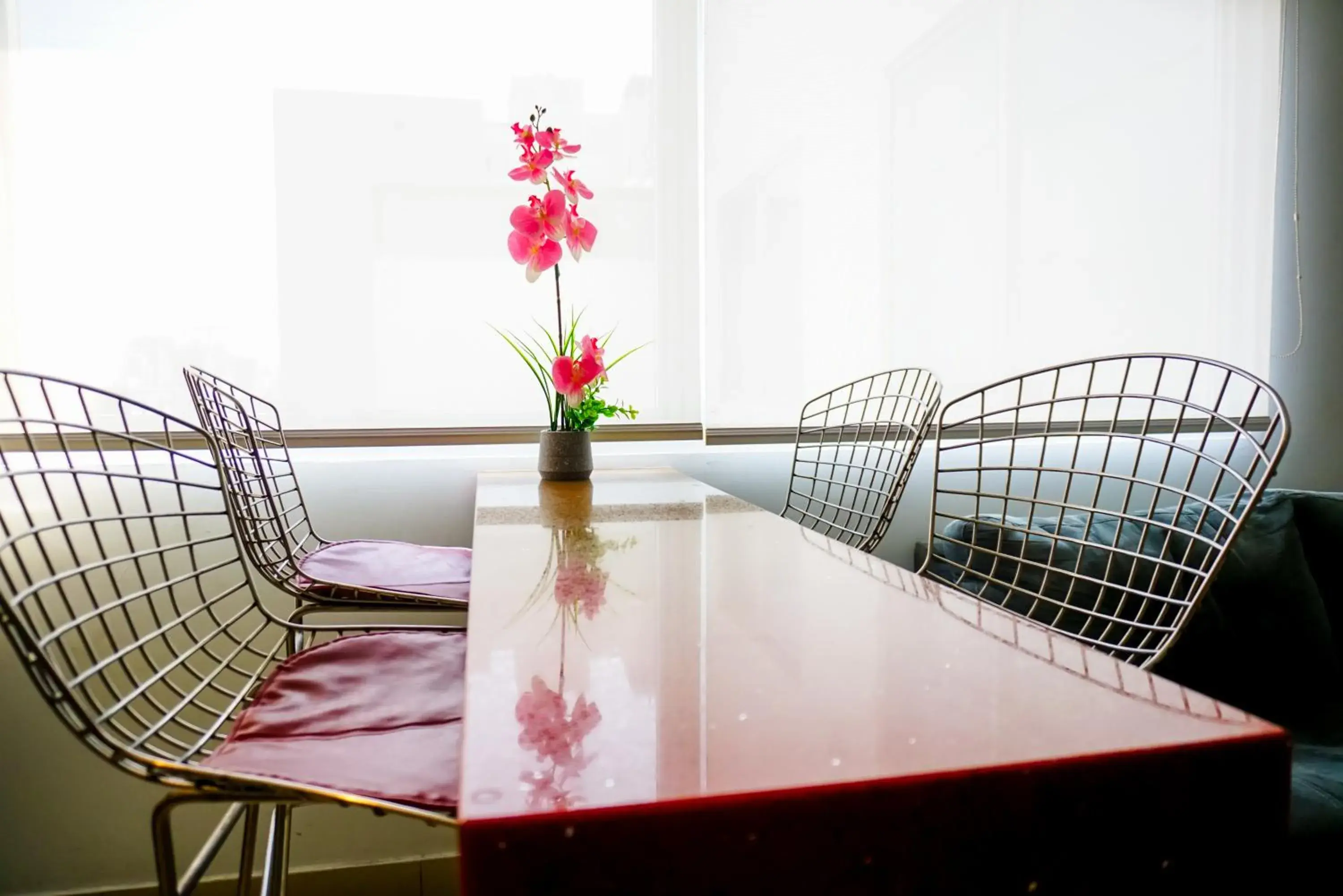 Living room in Apart Hotel Petit Palace Suites Living room in Apart Hotel Petit Palace Suites