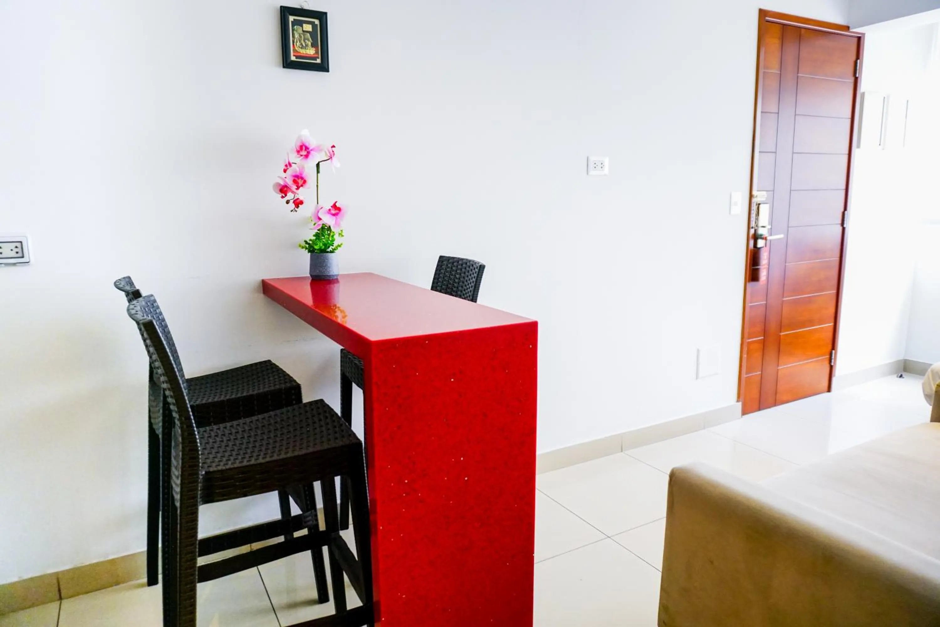 Living room, Bed in Apart Hotel Petit Palace Suites