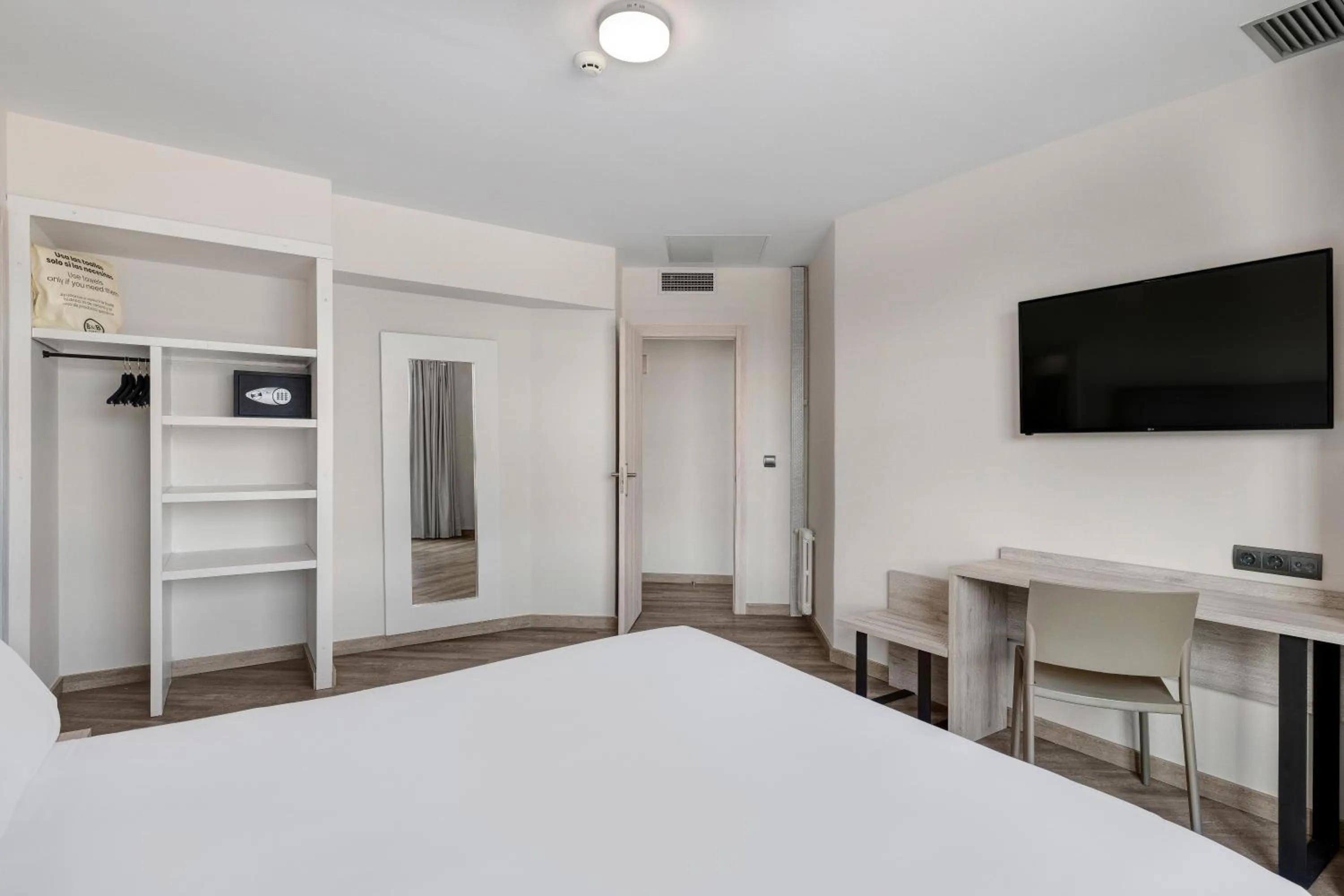 Bedroom, Bed in B&B HOTEL Vigo