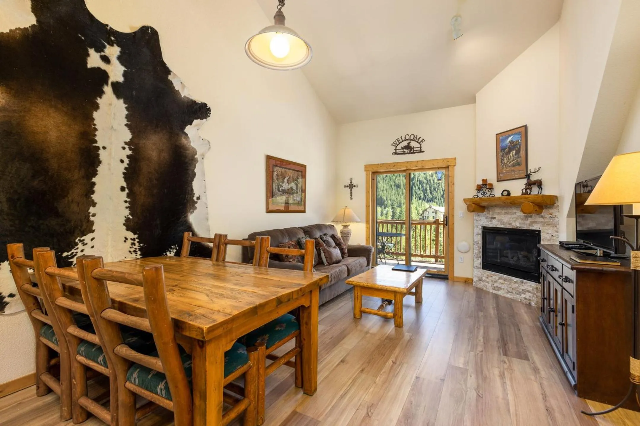 Dining area in 2674 Tenderfoot Lodge Condo
