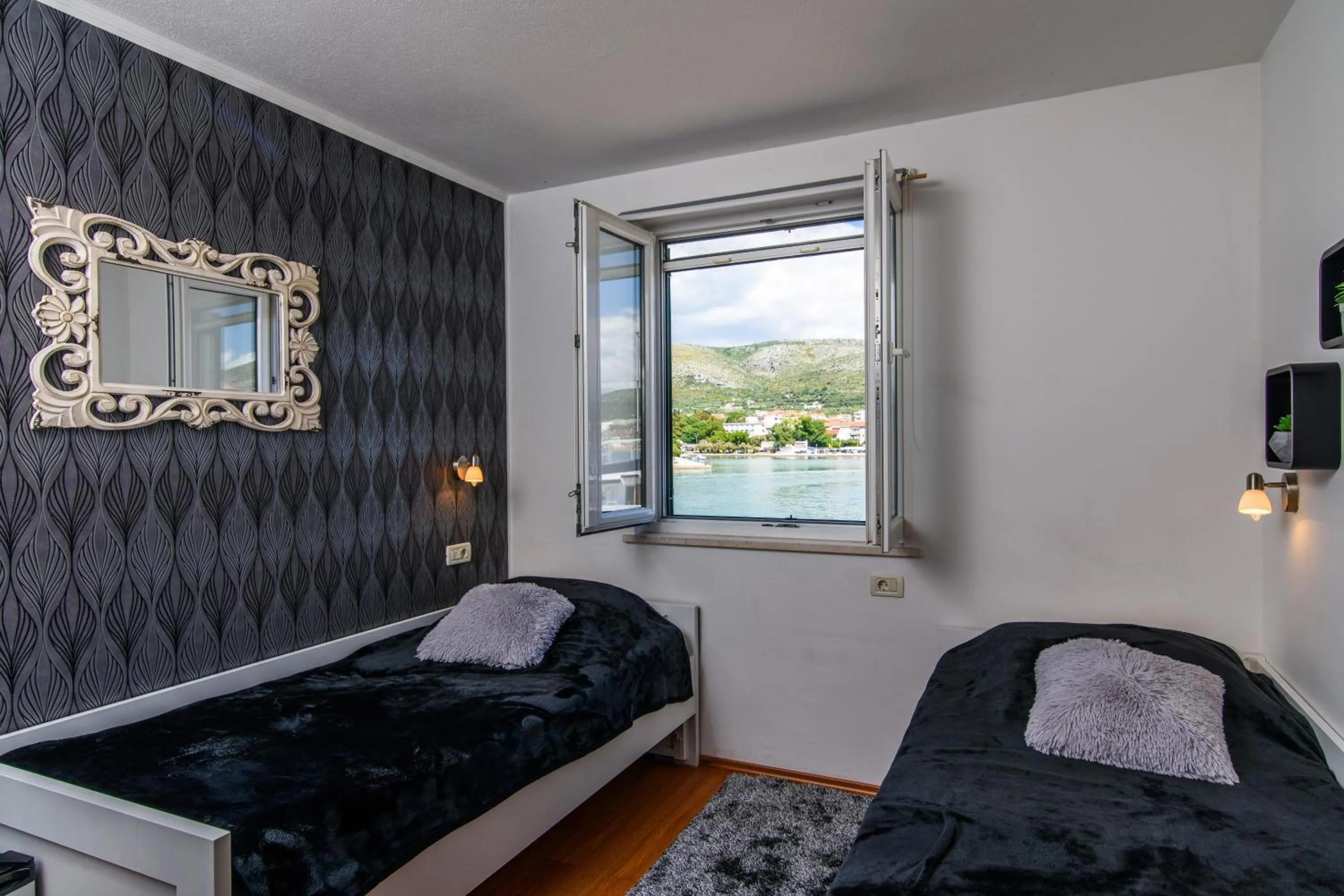Sea view, Bed in Villa Jidro