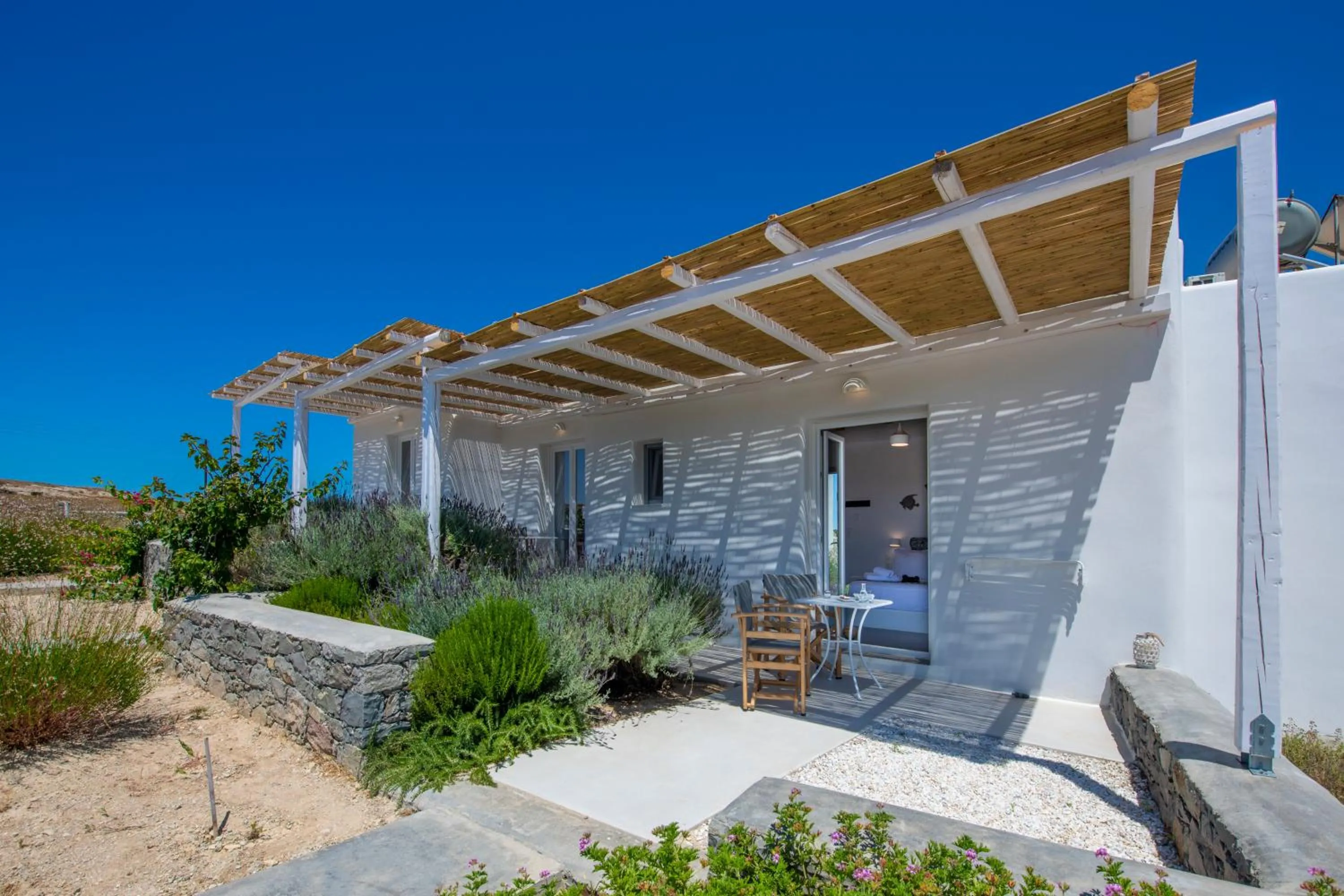 Lithos Luxury Rooms (Adults Only)