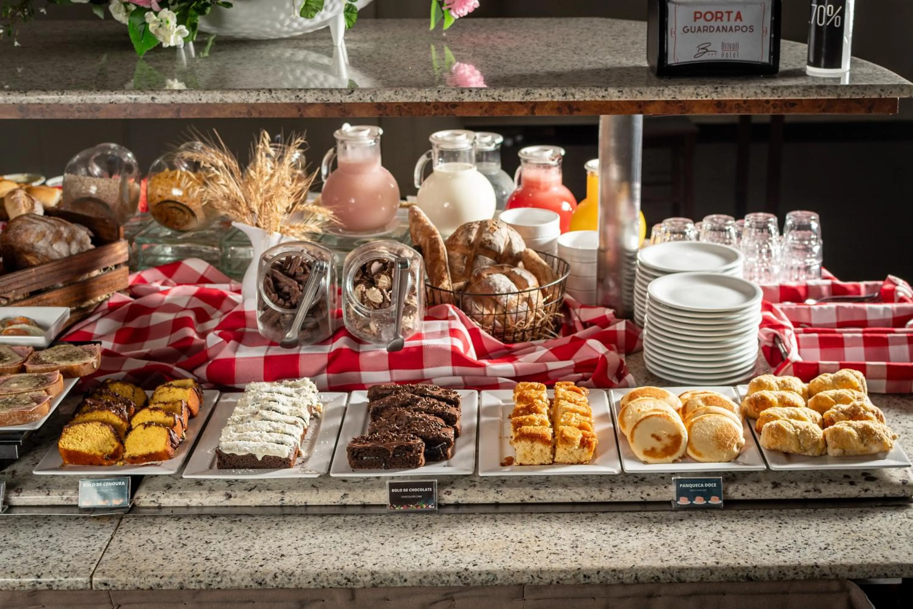 Breakfast in Brivali Hotel e Eventos