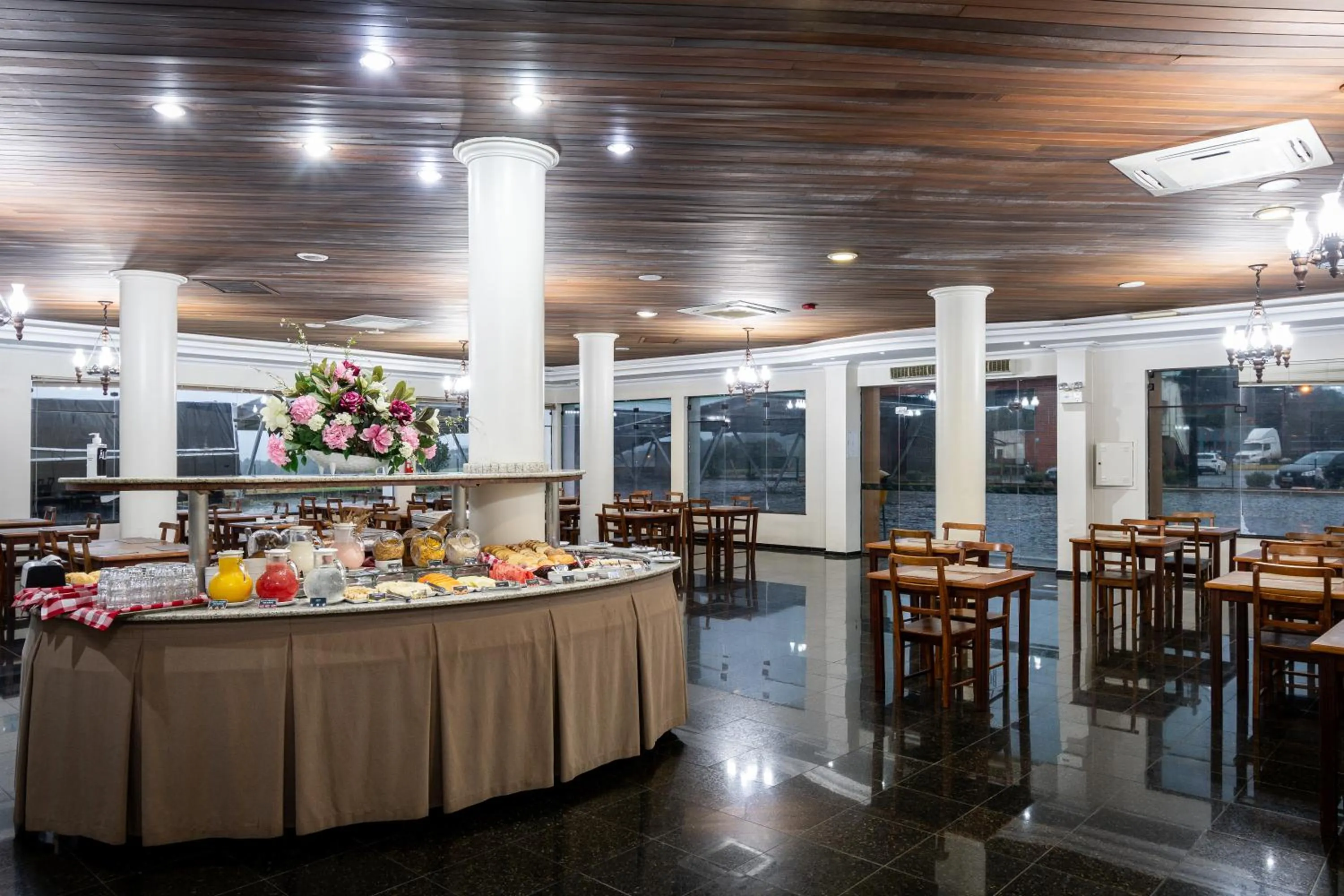 Breakfast in Brivali Hotel e Eventos