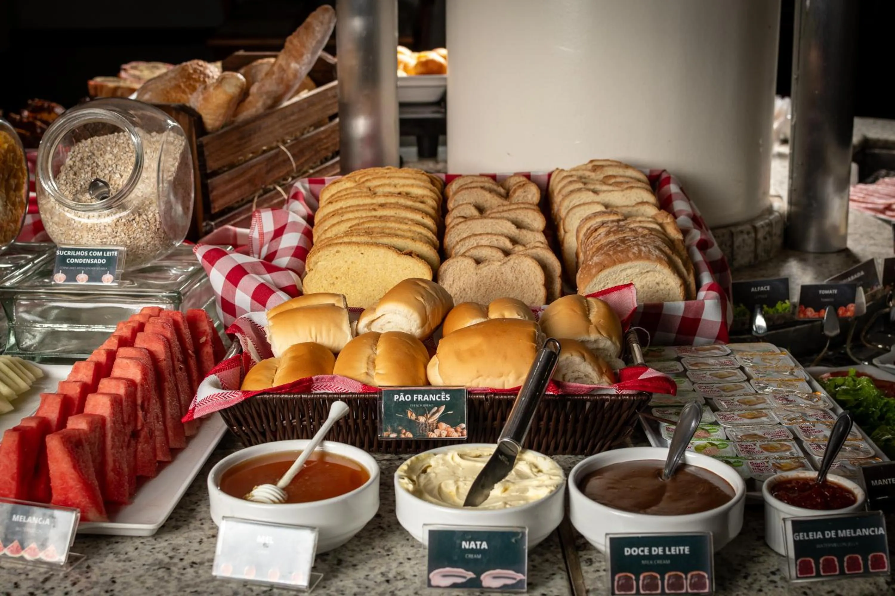 Breakfast in Brivali Hotel e Eventos