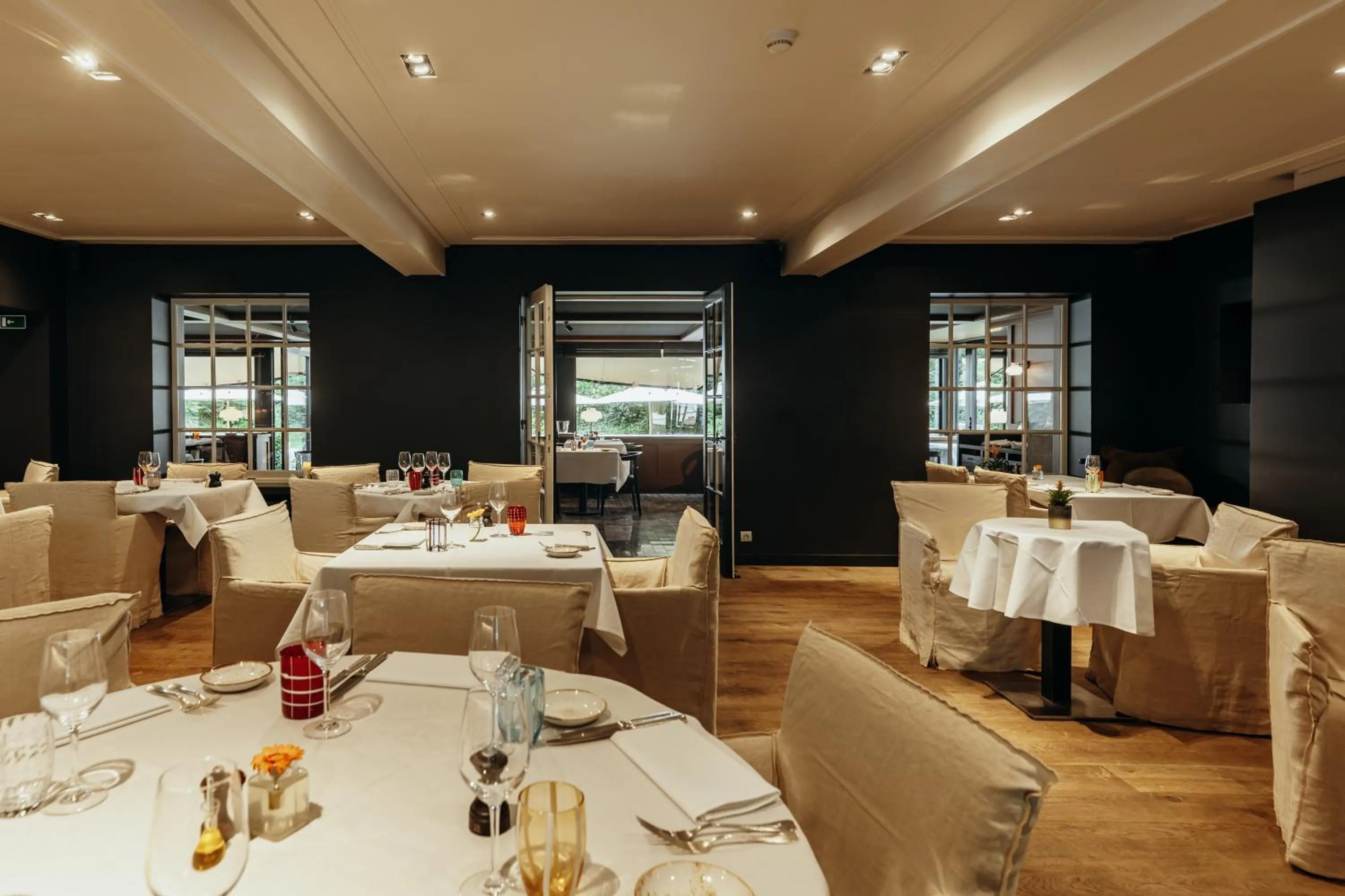 Restaurant/places to eat in Charl's