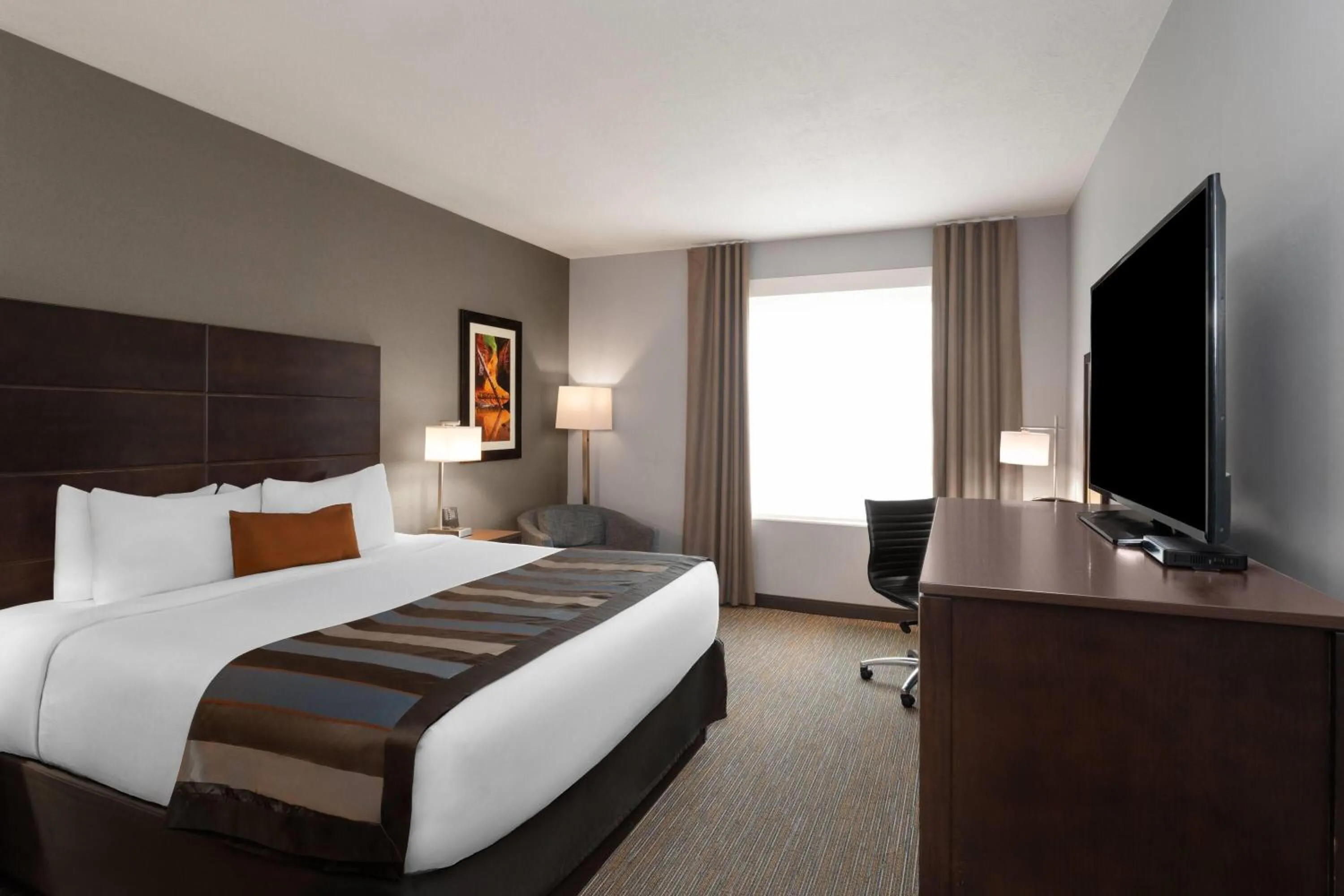 Photo of the whole room, Bed in Wingate by Wyndham Hurricane Zion National Park