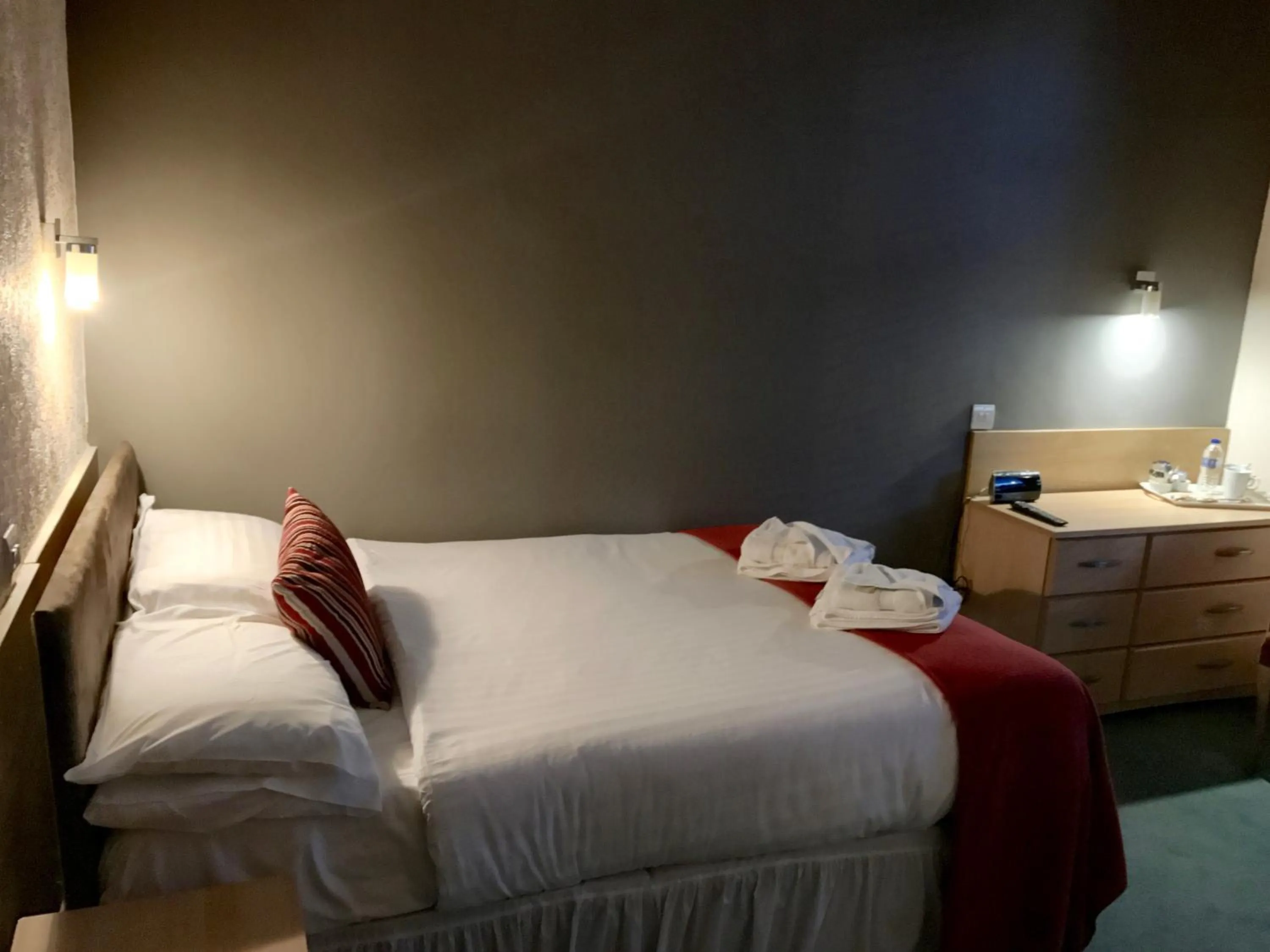 Bedroom, Bed in Glenlossie Guest House