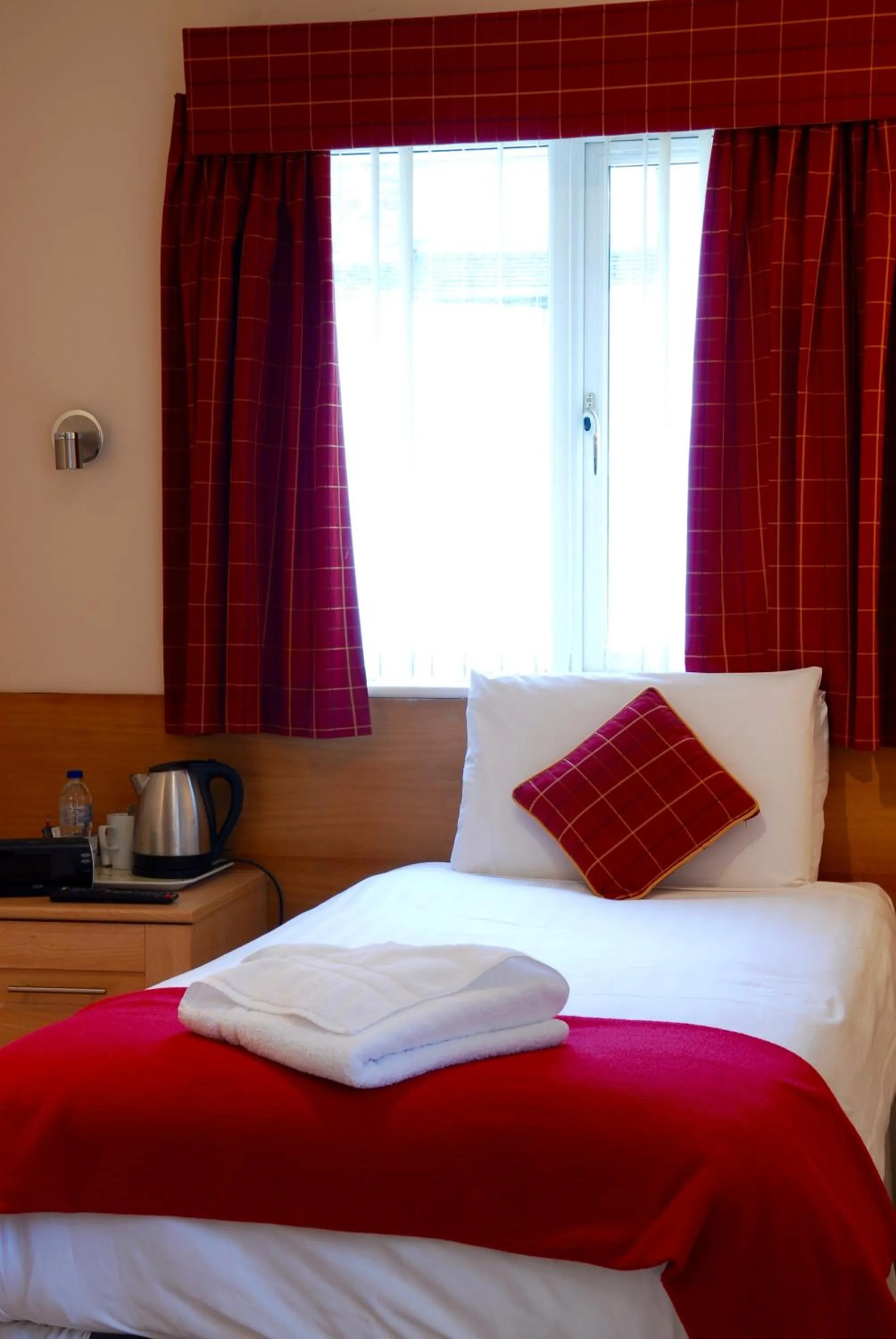 Coffee/tea facilities, Bed in Glenlossie Guest House