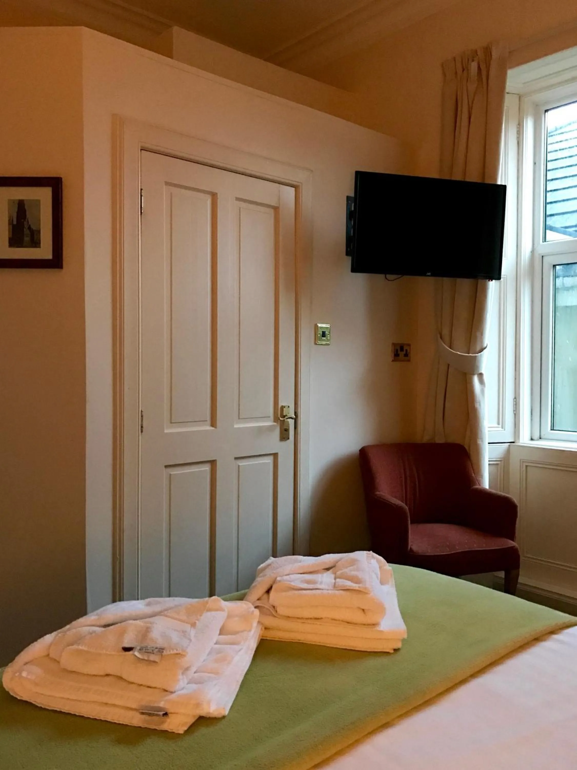 TV and multimedia, Bed in Glenlossie Guest House