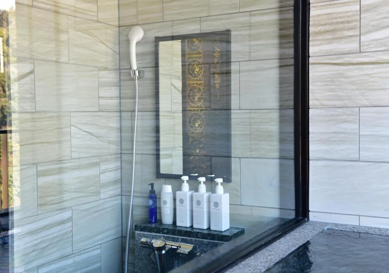 Shower in Balinese onsen ryokan Hakone Airu