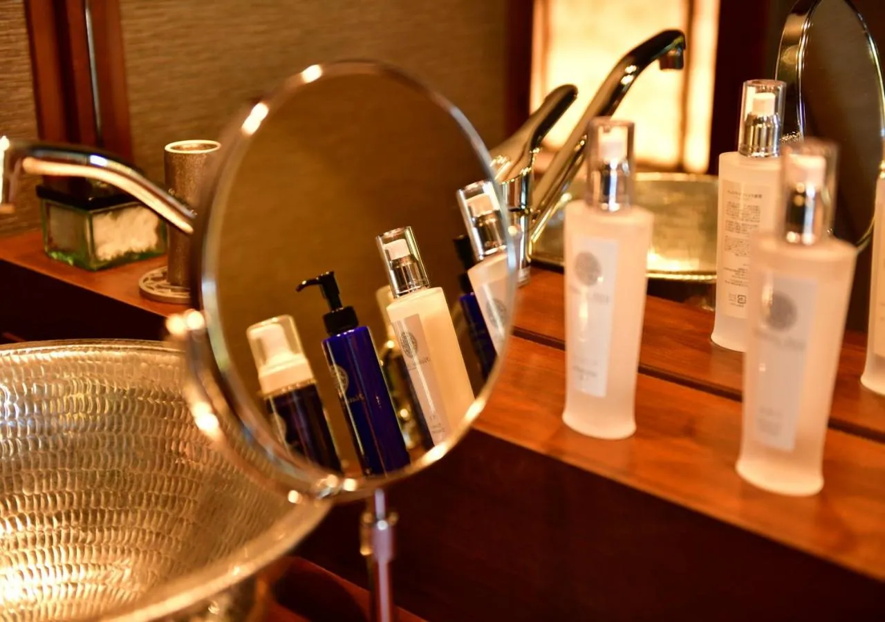 Photo of the whole room in Balinese onsen ryokan Hakone Airu