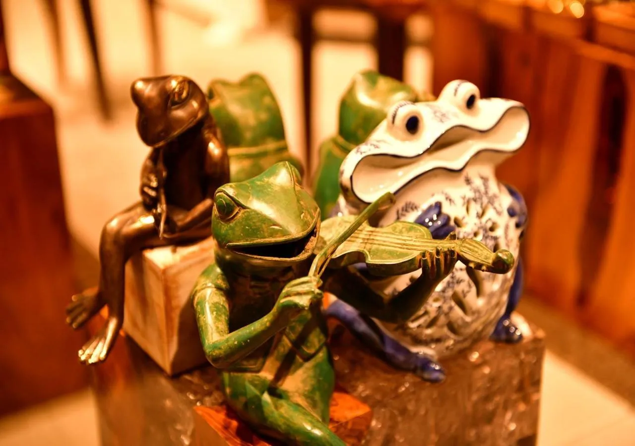 On-site shops in Balinese onsen ryokan Hakone Airu