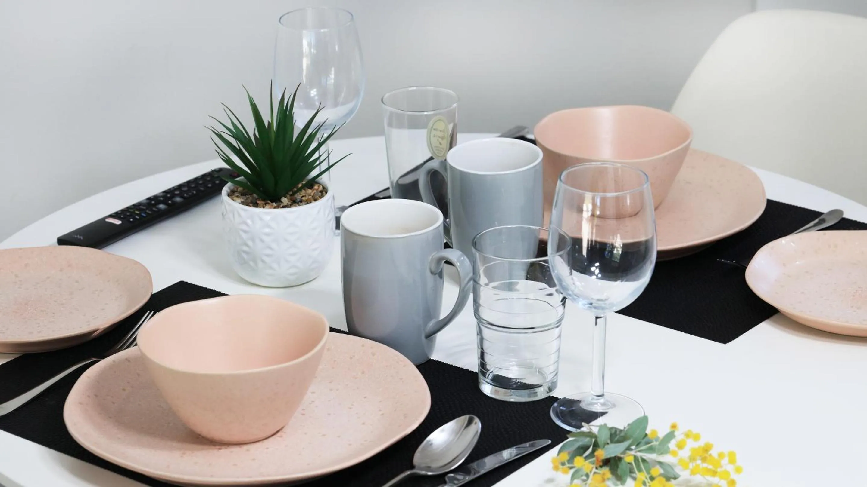 Dining area in Silver Wattle Cabins