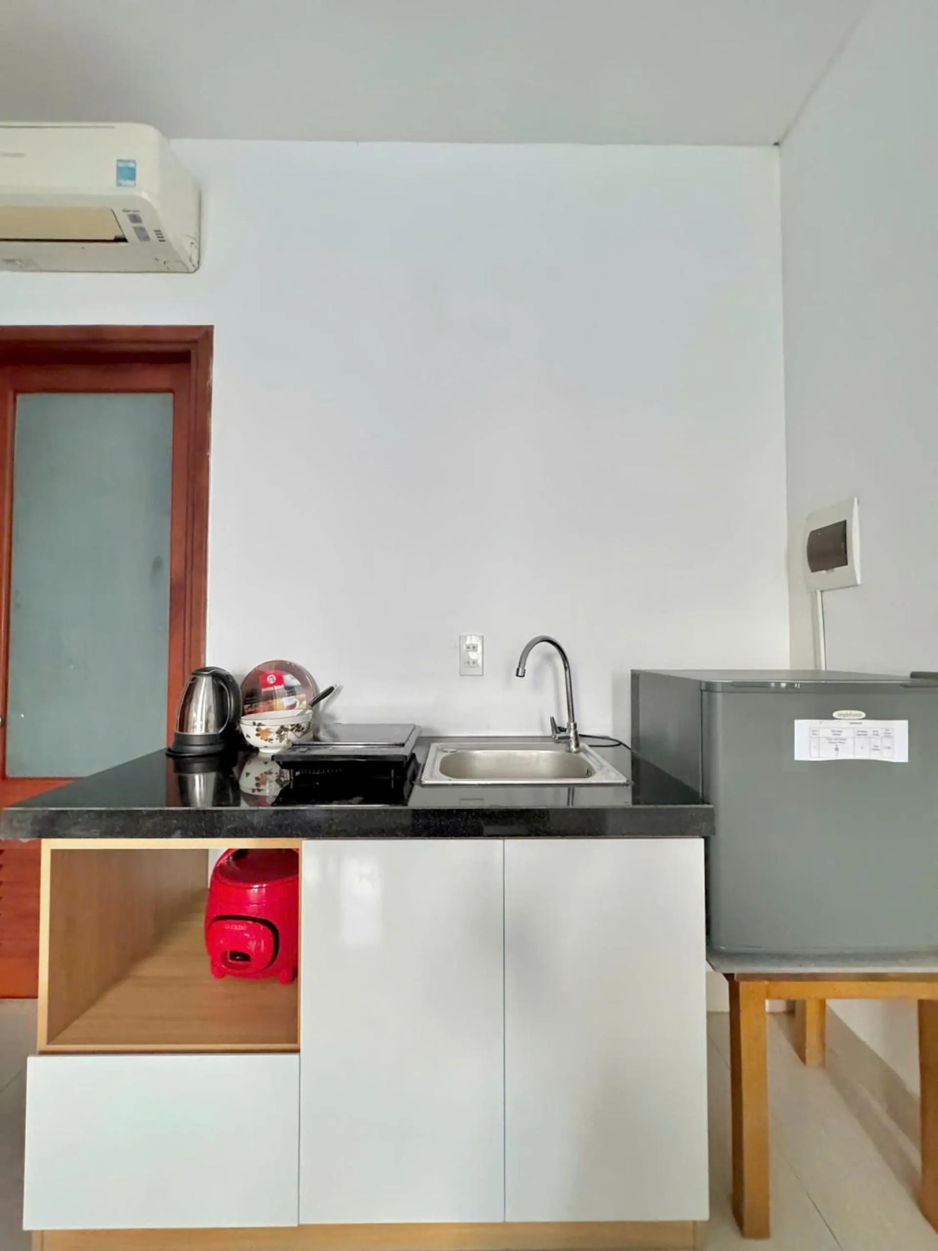 stove in Maxhome Luxury Hotel