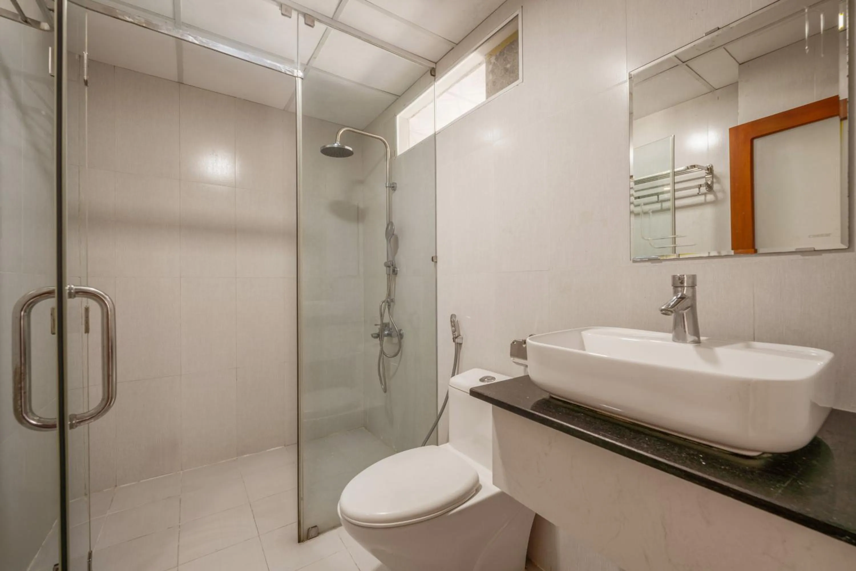 Shower in Maxhome Luxury Hotel