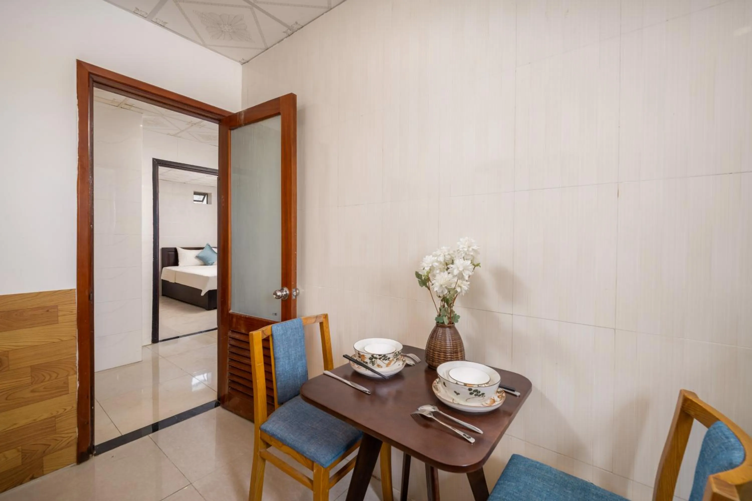 stove, Bed in Maxhome Luxury Hotel