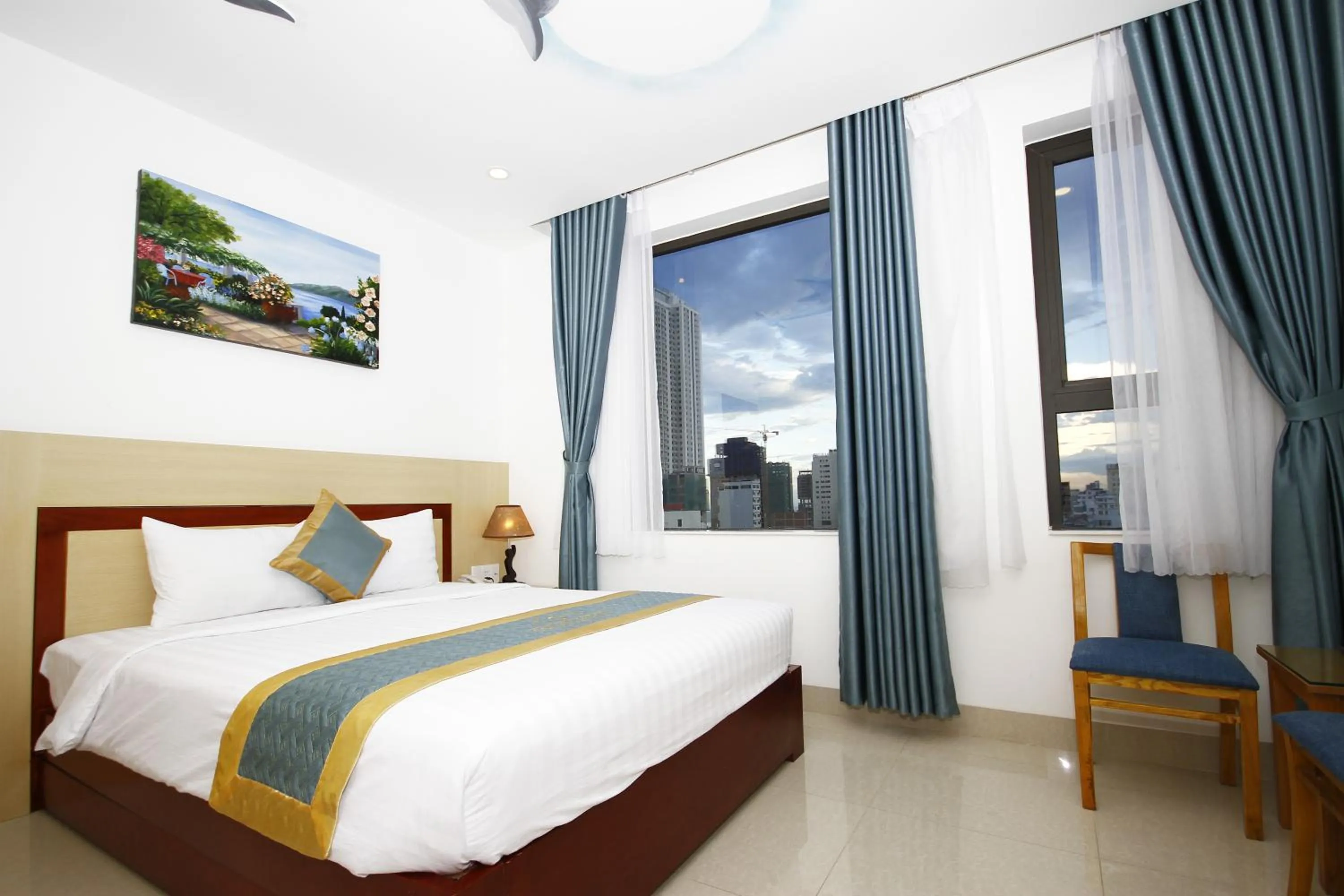 Bedroom, Bed in Maxhome Luxury Hotel