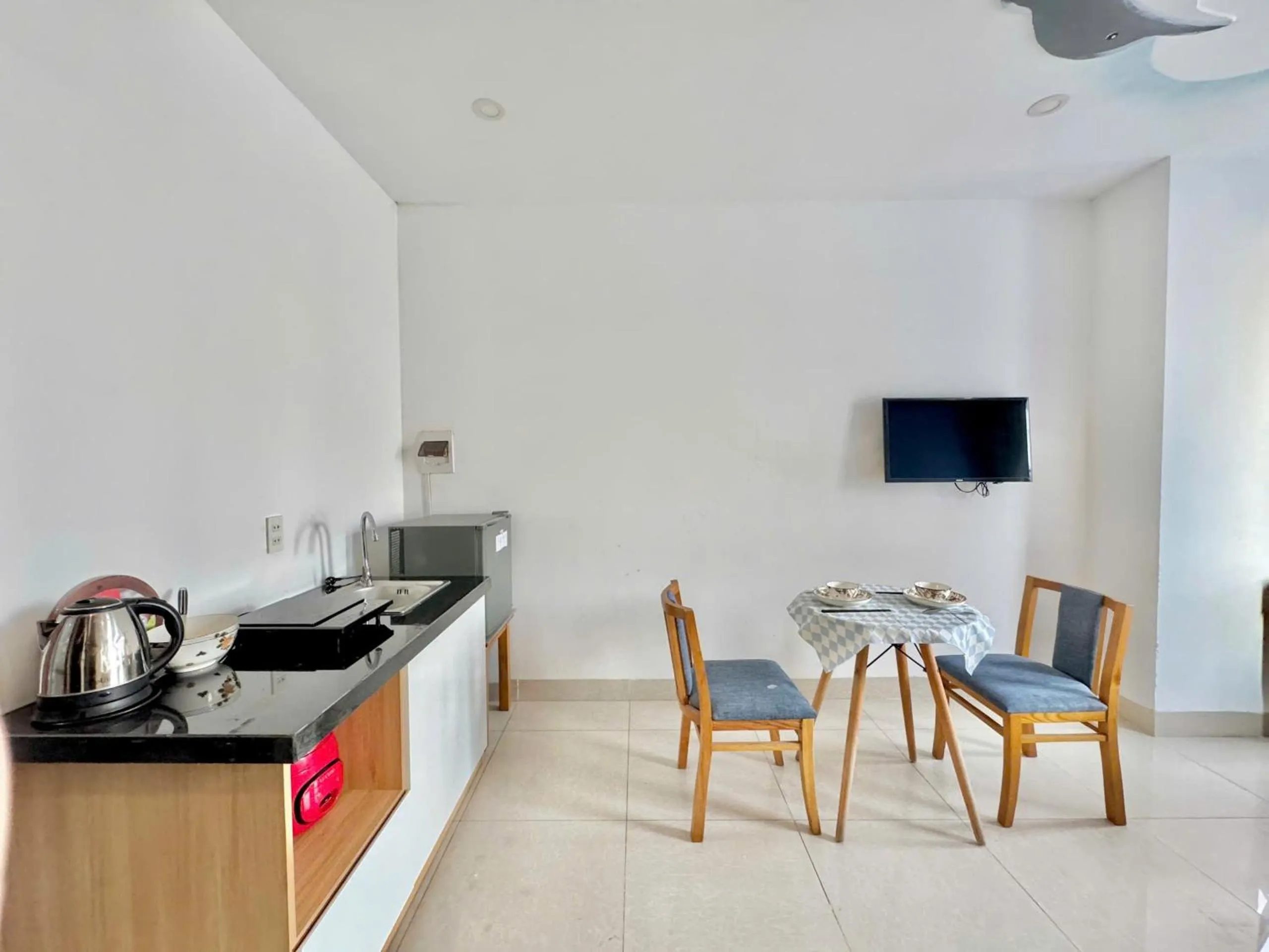 stove in Maxhome Luxury Hotel