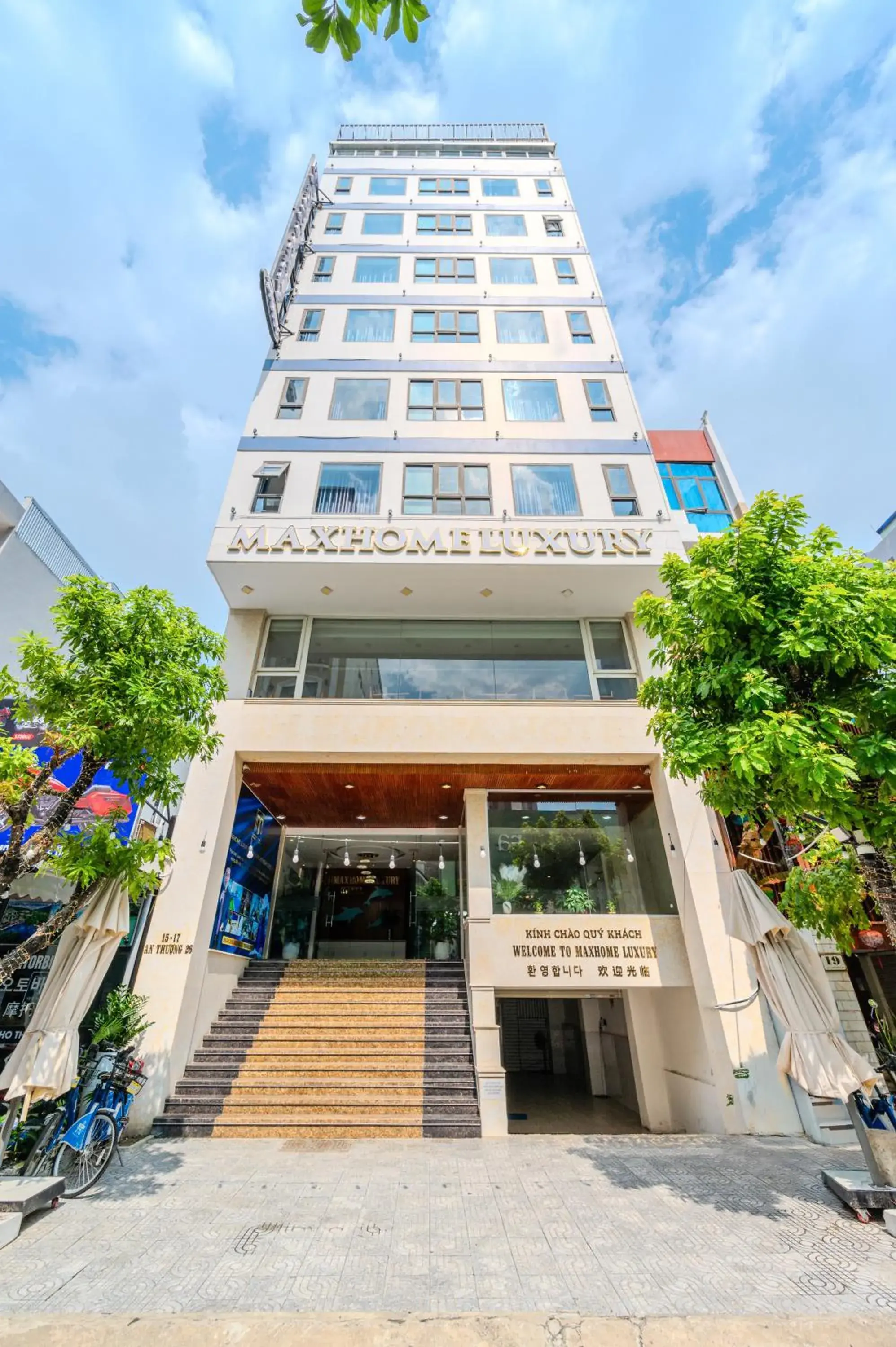 Property building in Maxhome Luxury Hotel Property building in Maxhome Luxury Hotel