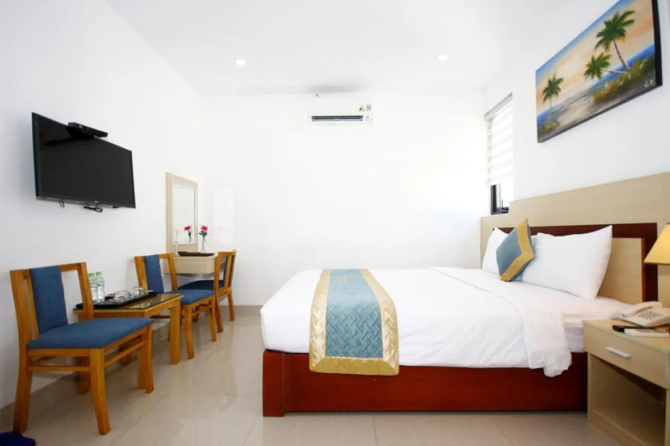 Bedroom, Bed in Maxhome Luxury Hotel