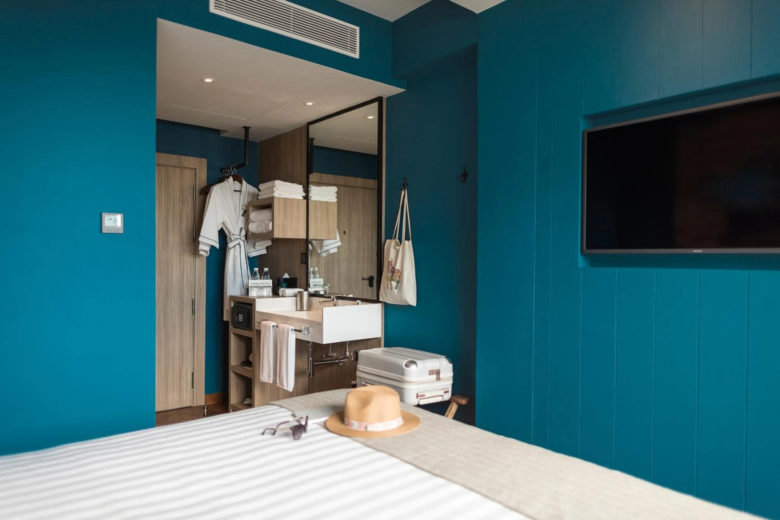 TV and multimedia, Bed in Hotel G Yangon