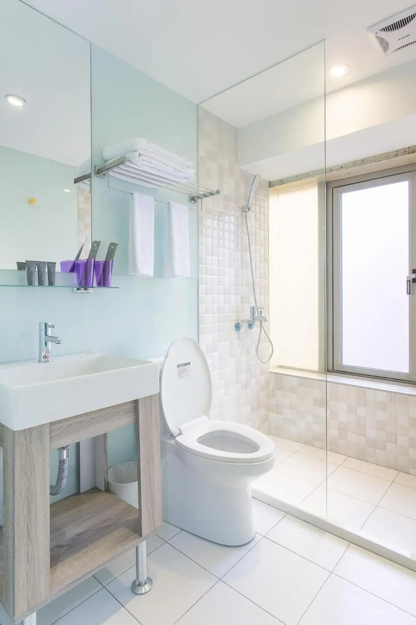Shower, Bathroom in RF Hotel - San Chong