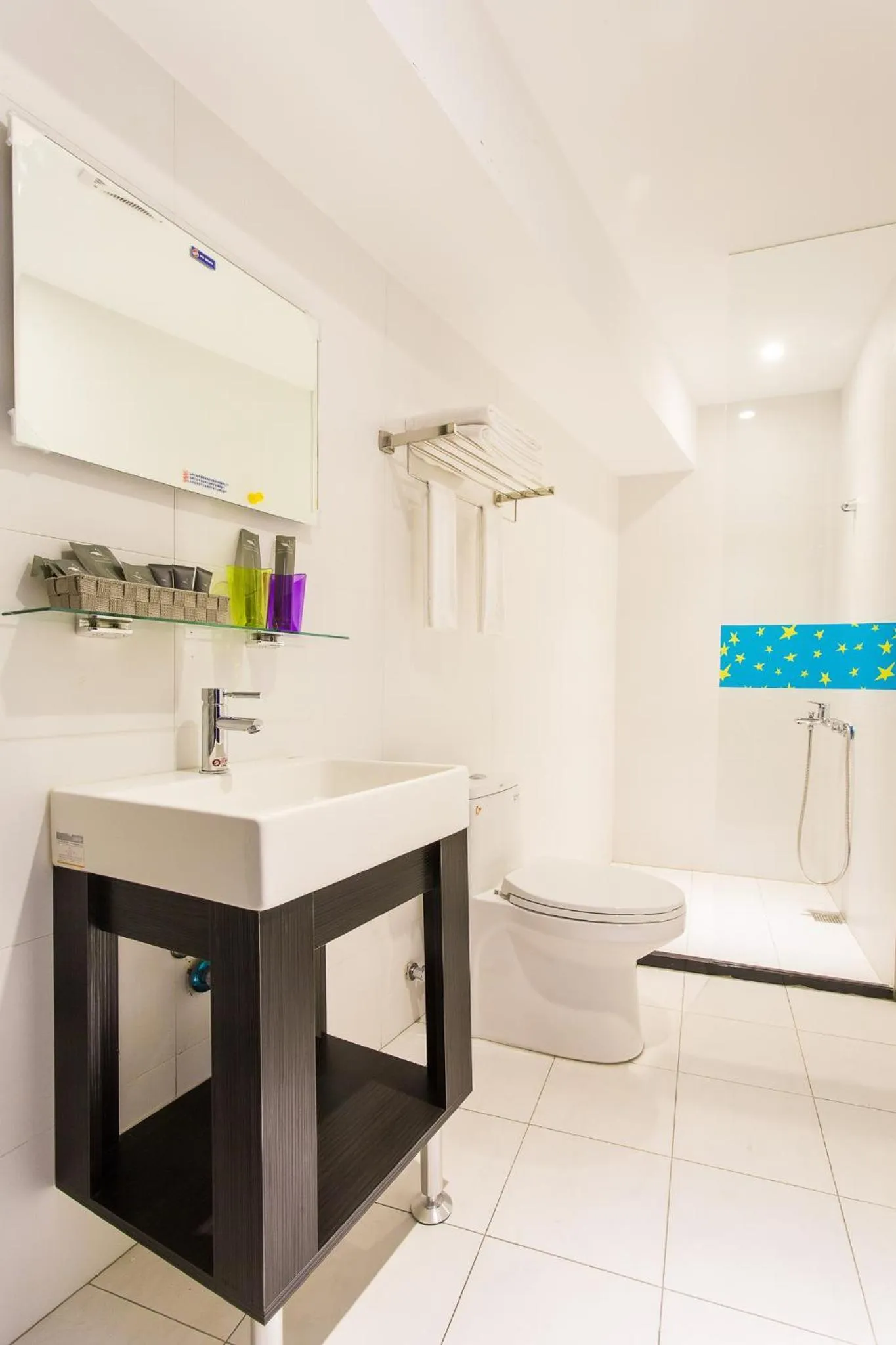 Shower in RF Hotel - Sanchong